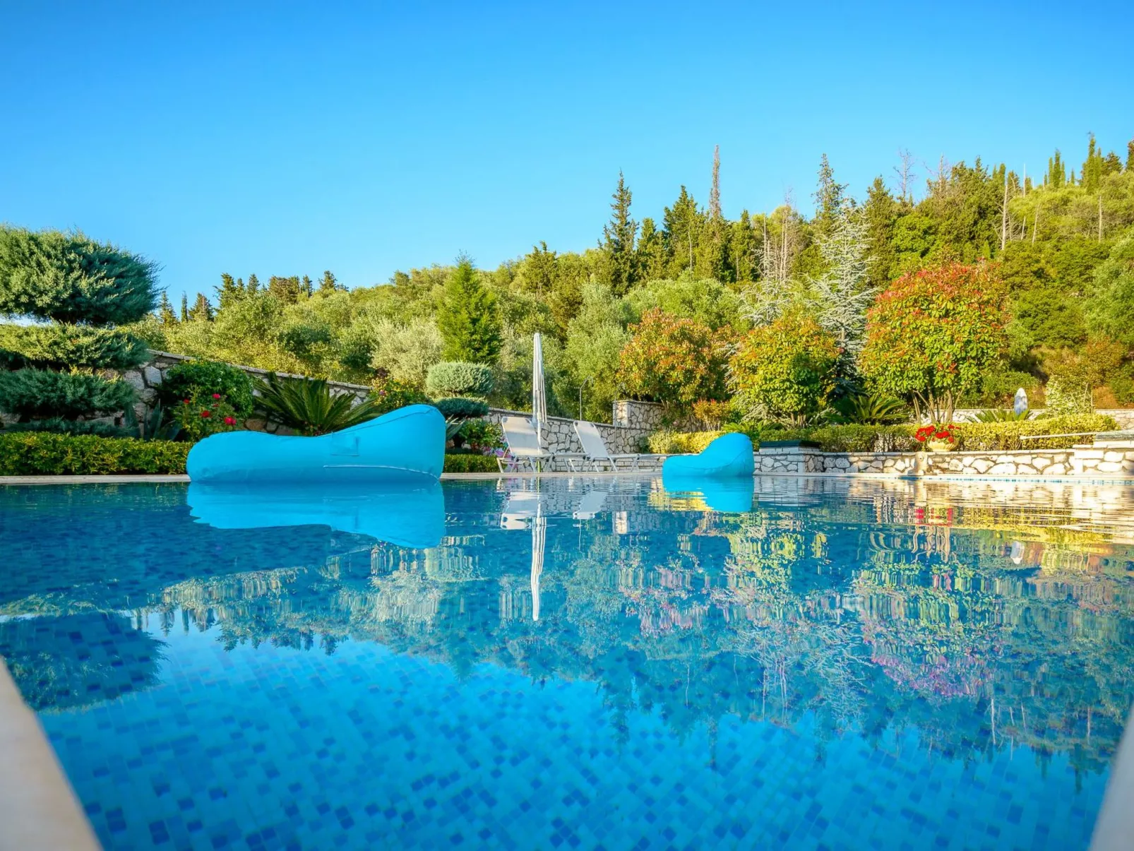 Zwei Villen mit privatem Pool, Aussicht, sehr nah an den Stränden