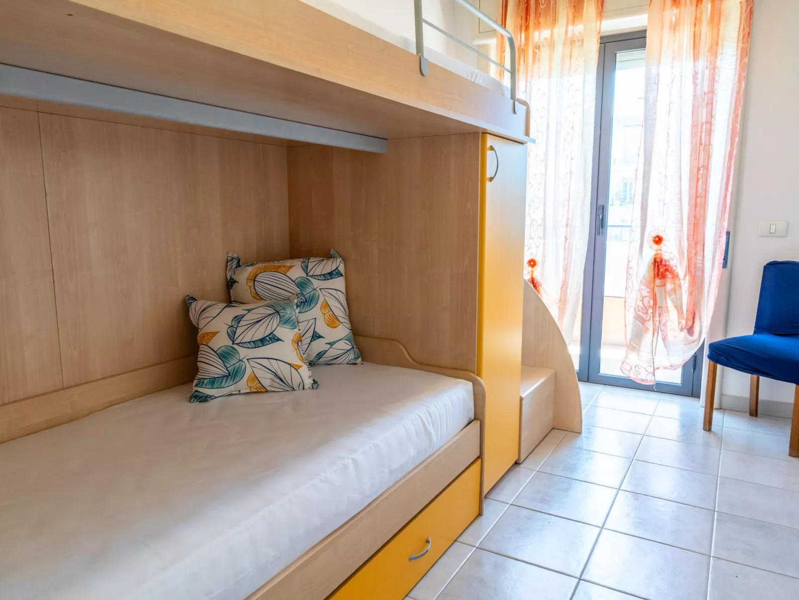 Saras Terrasse-Binnen