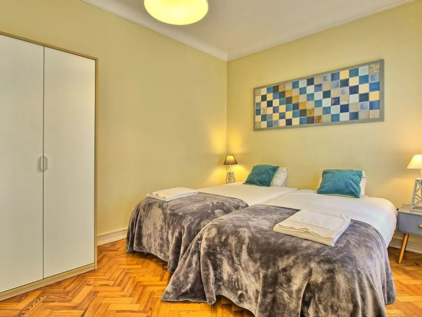 Admiral 2-Image-tags.info