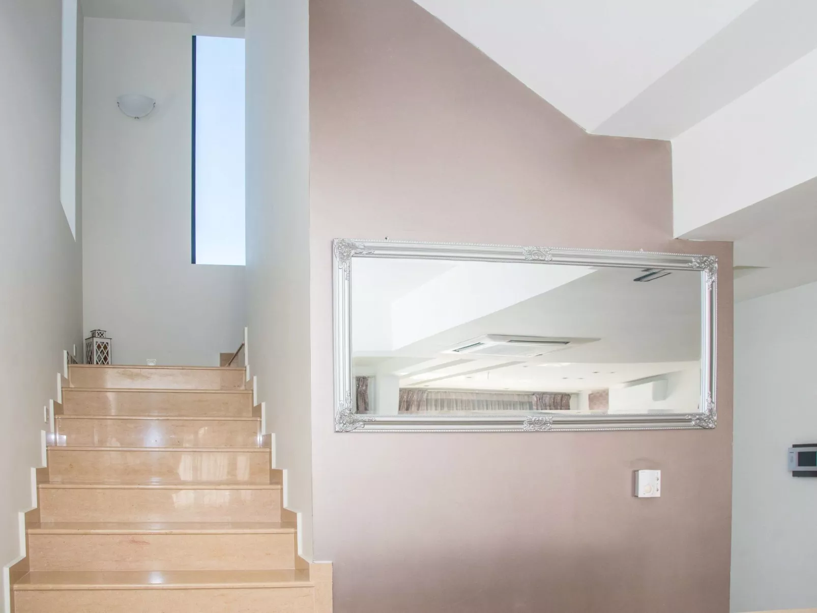 Luxuriöse Ferienvilla Elena-Binnen