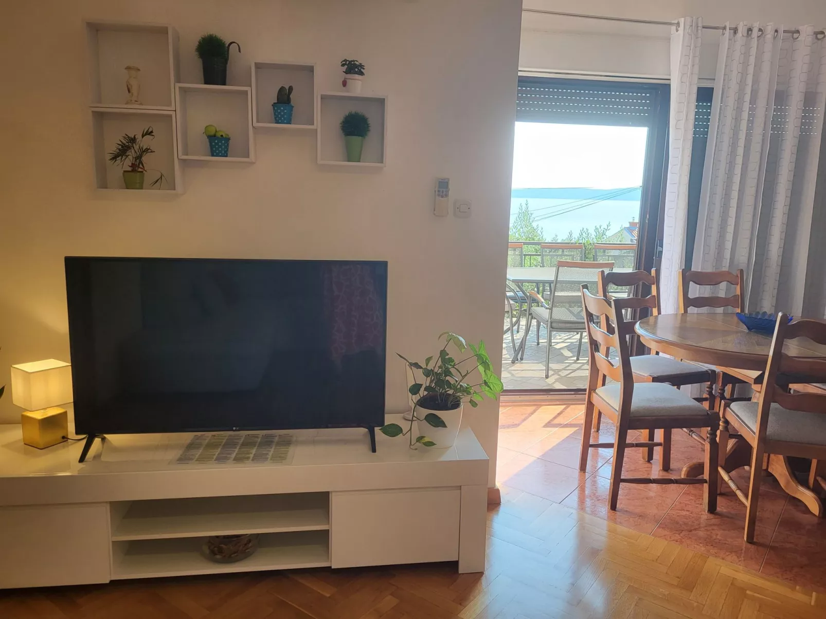 Meerblick-Wohneinheit  8 Personen am Zentrumsrand-Binnen