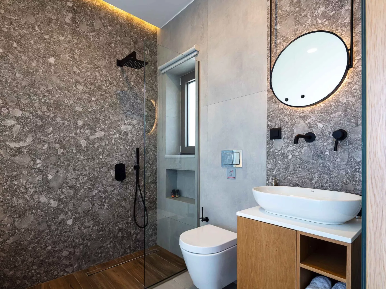 Omnia Villa 2 - ''Beheizter'' Pool, herrlicher Meerblick-Binnen