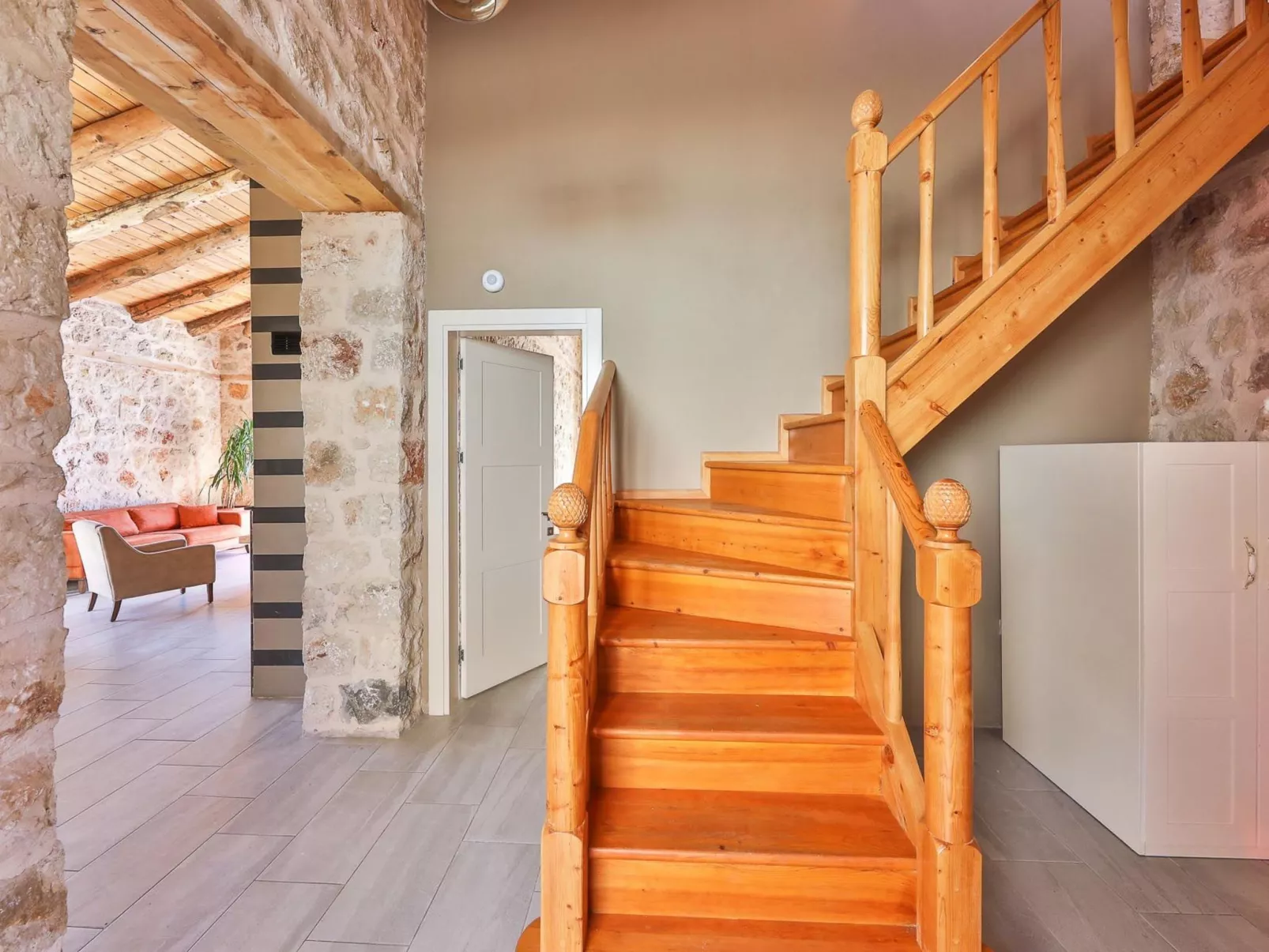 Natursteinhaus mit Pool in Kalkan Islamlar-Buiten