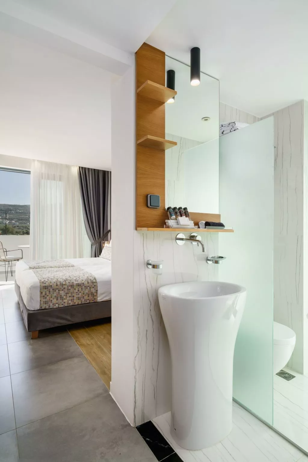 Lux-Villa mit Innen- und Außenpool, BBQ und Fitnessraum-Binnen