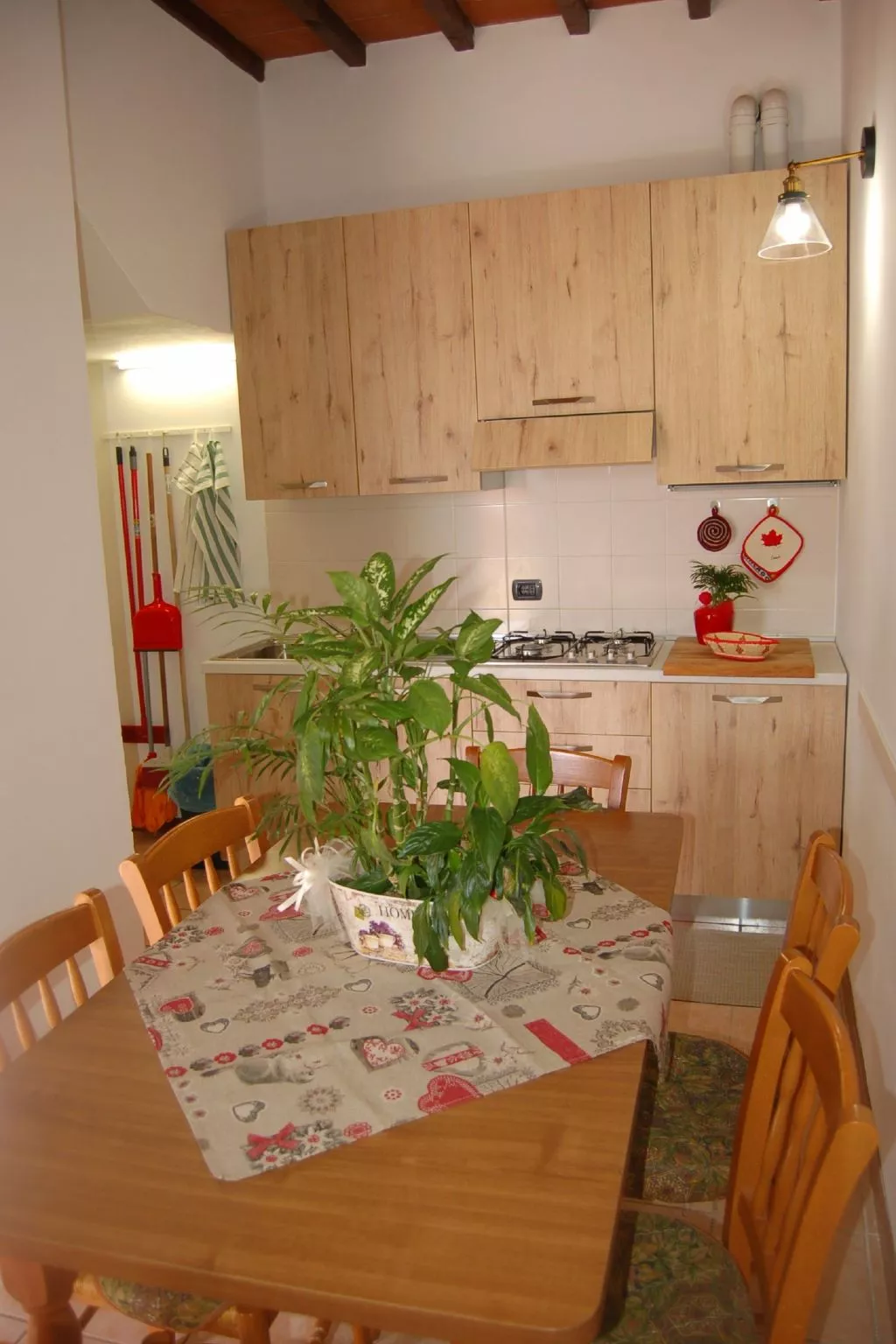 Schönes Ferienhaus in Volterra mit Großem Garten-Binnen