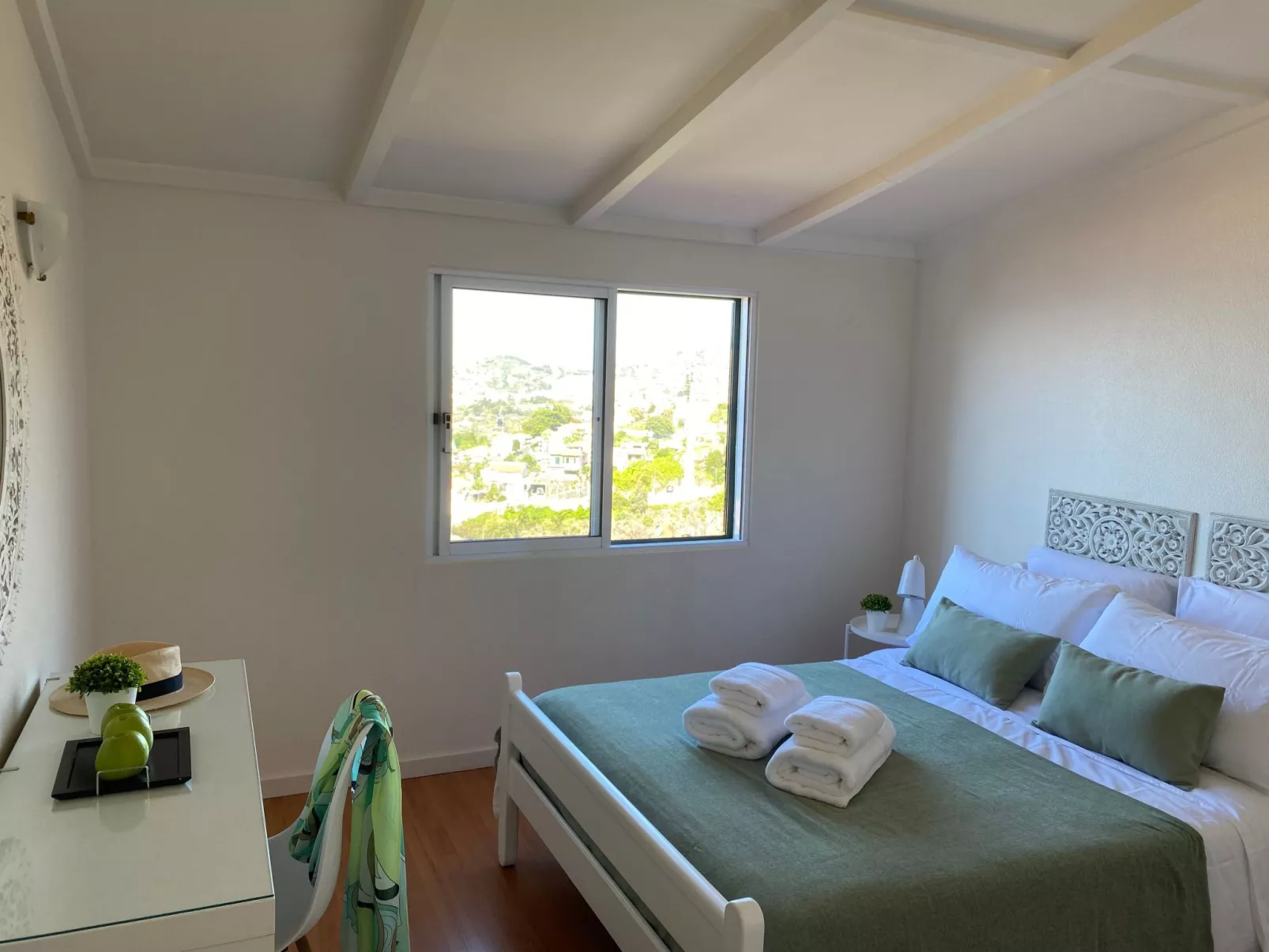 Ideales Familienhaus mit freiem Stadt- und Meerblick-Image-tags.info