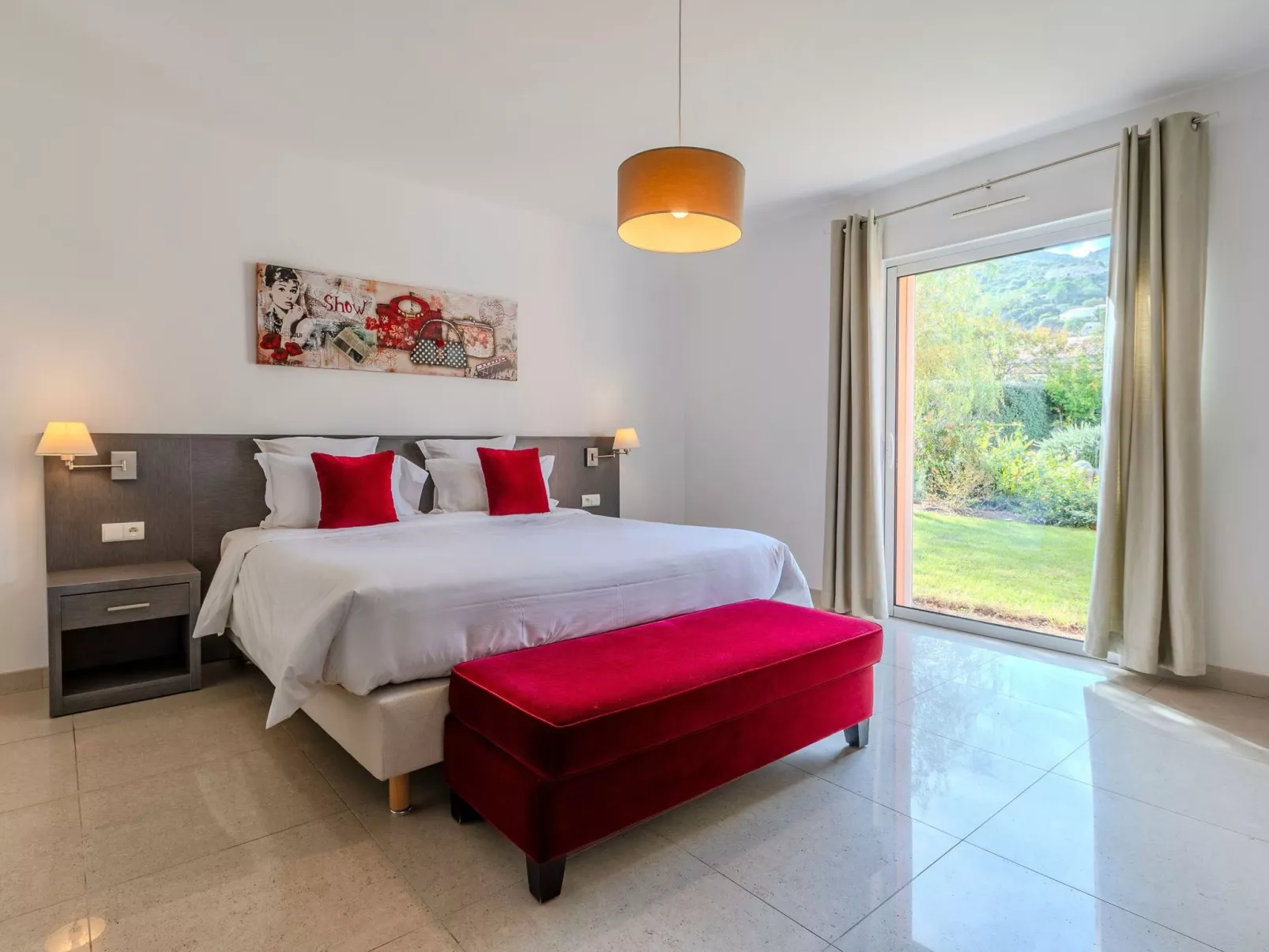 Villa 4 Schlafzimmer, privater Pool Garten und Parkplatz-Binnen