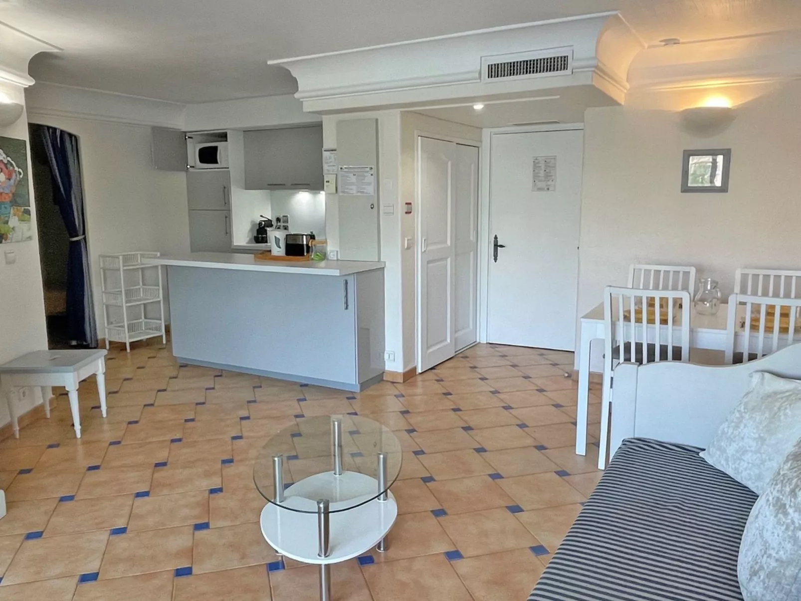 Port Marine 11B mit Pool-Binnen