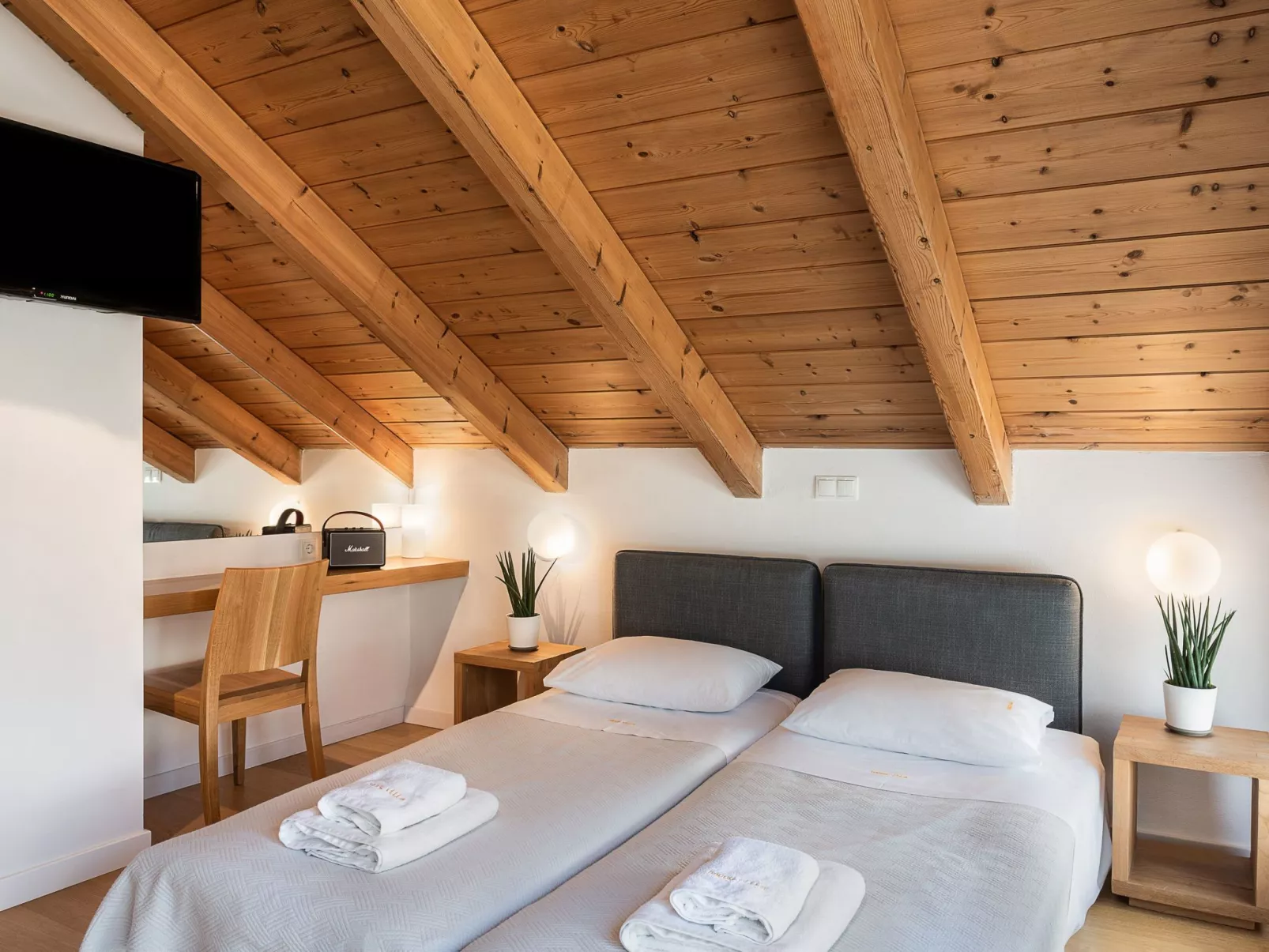 Ferienvilla mit beheiztem Pool und schöner Aussicht-Image-tags.info