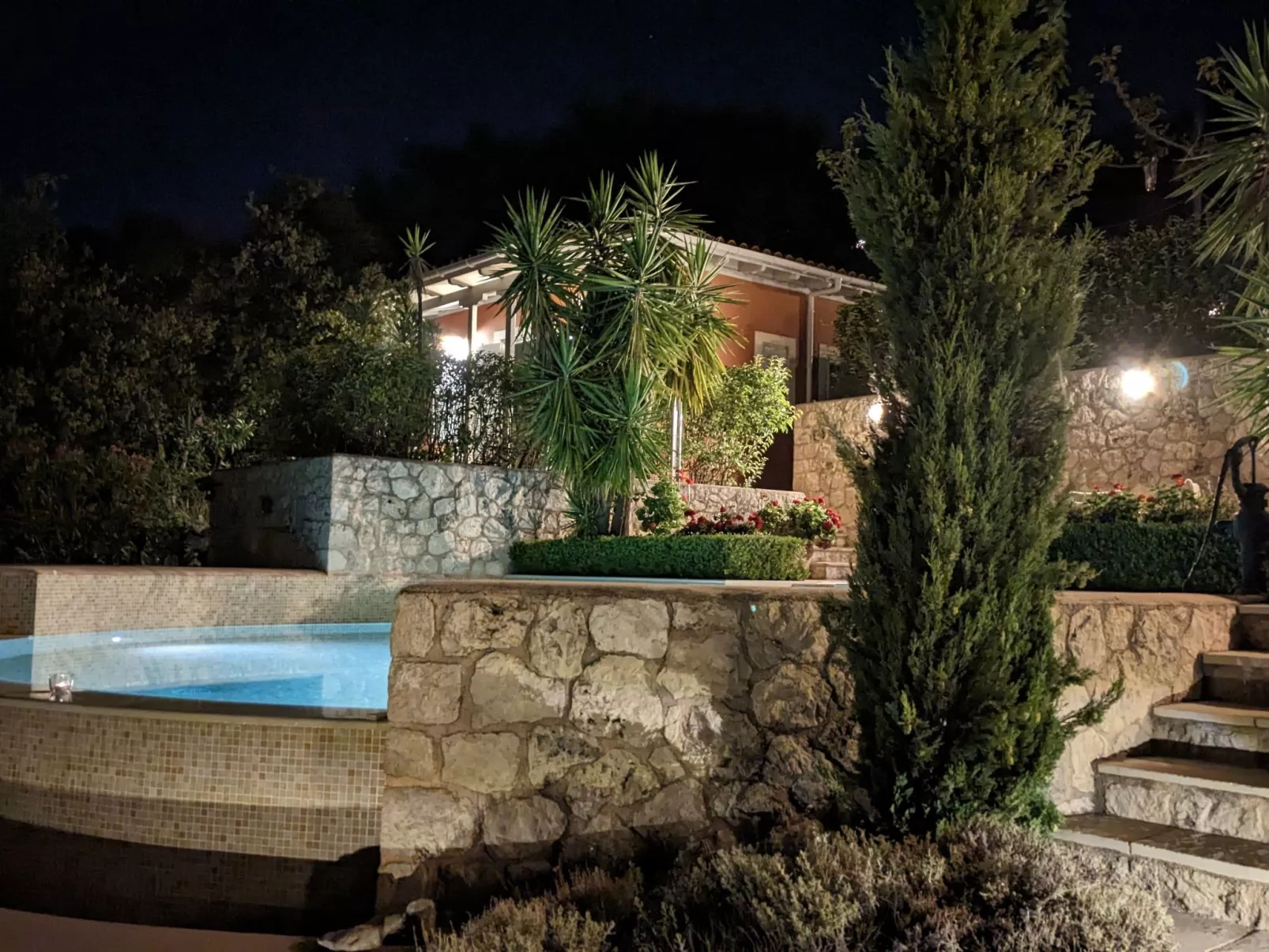 Die Drei Grazien, luxuriöse Villa mit eigenem Pool-Buiten