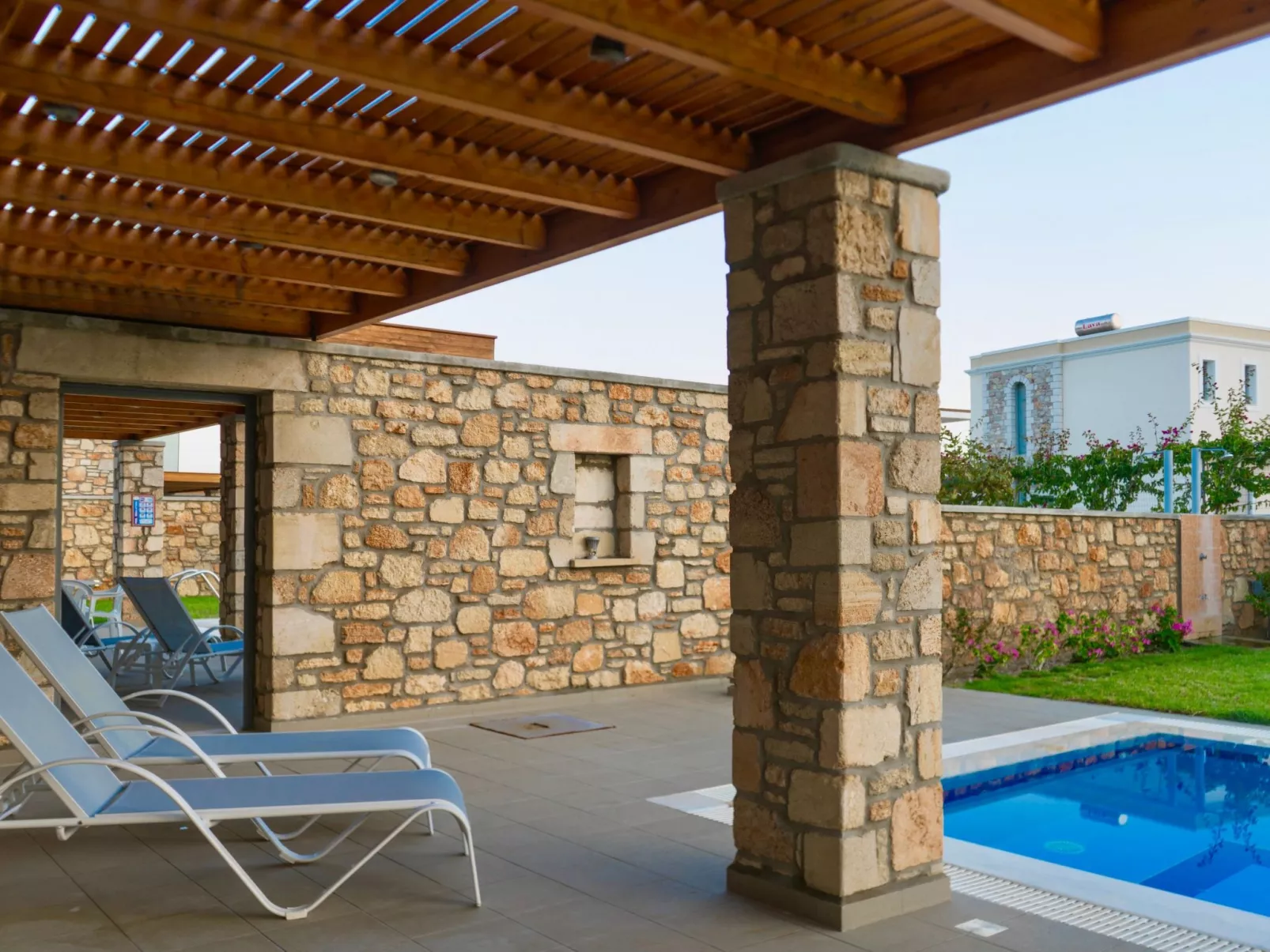 Mit Garten, Grill und Terrasse-Buiten