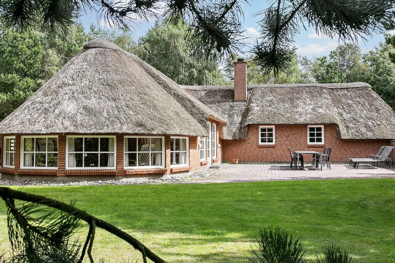 Luxe vakantiehuis in Væggerløse met een bubbelbad