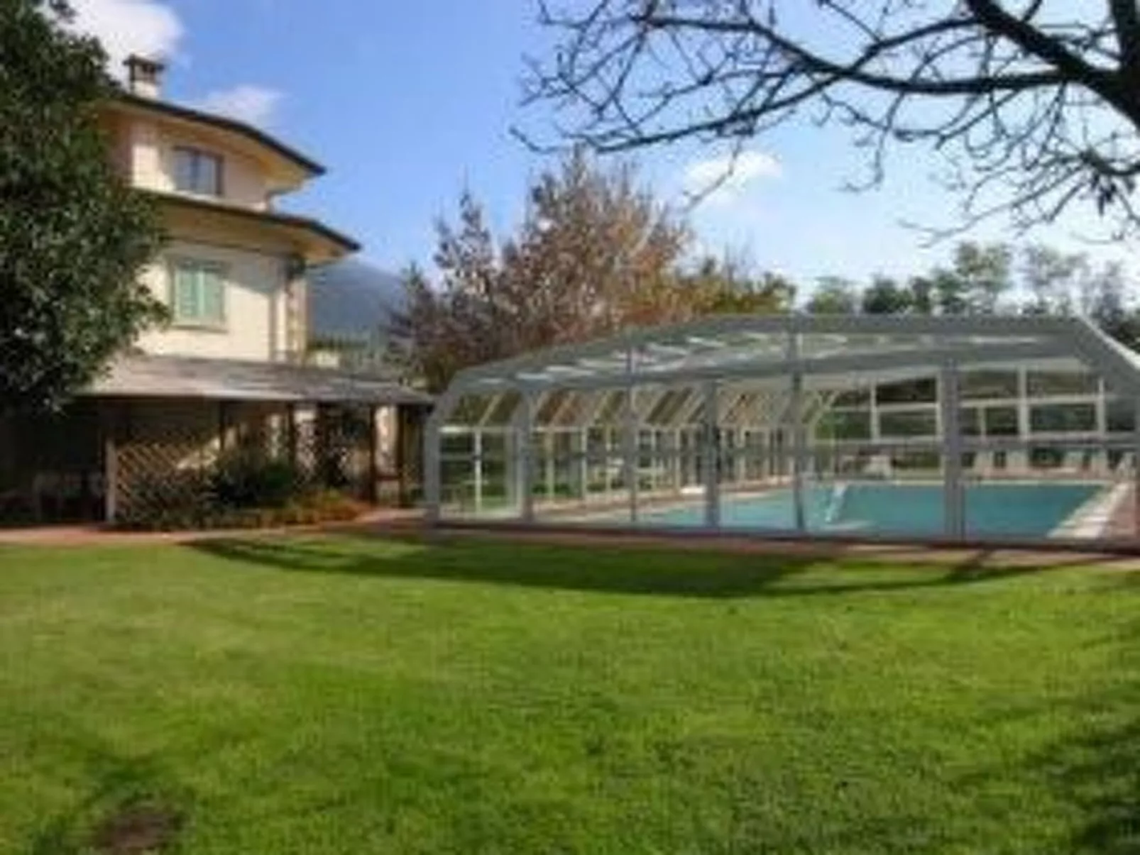 Villa mit privatem überdachbarem Pool