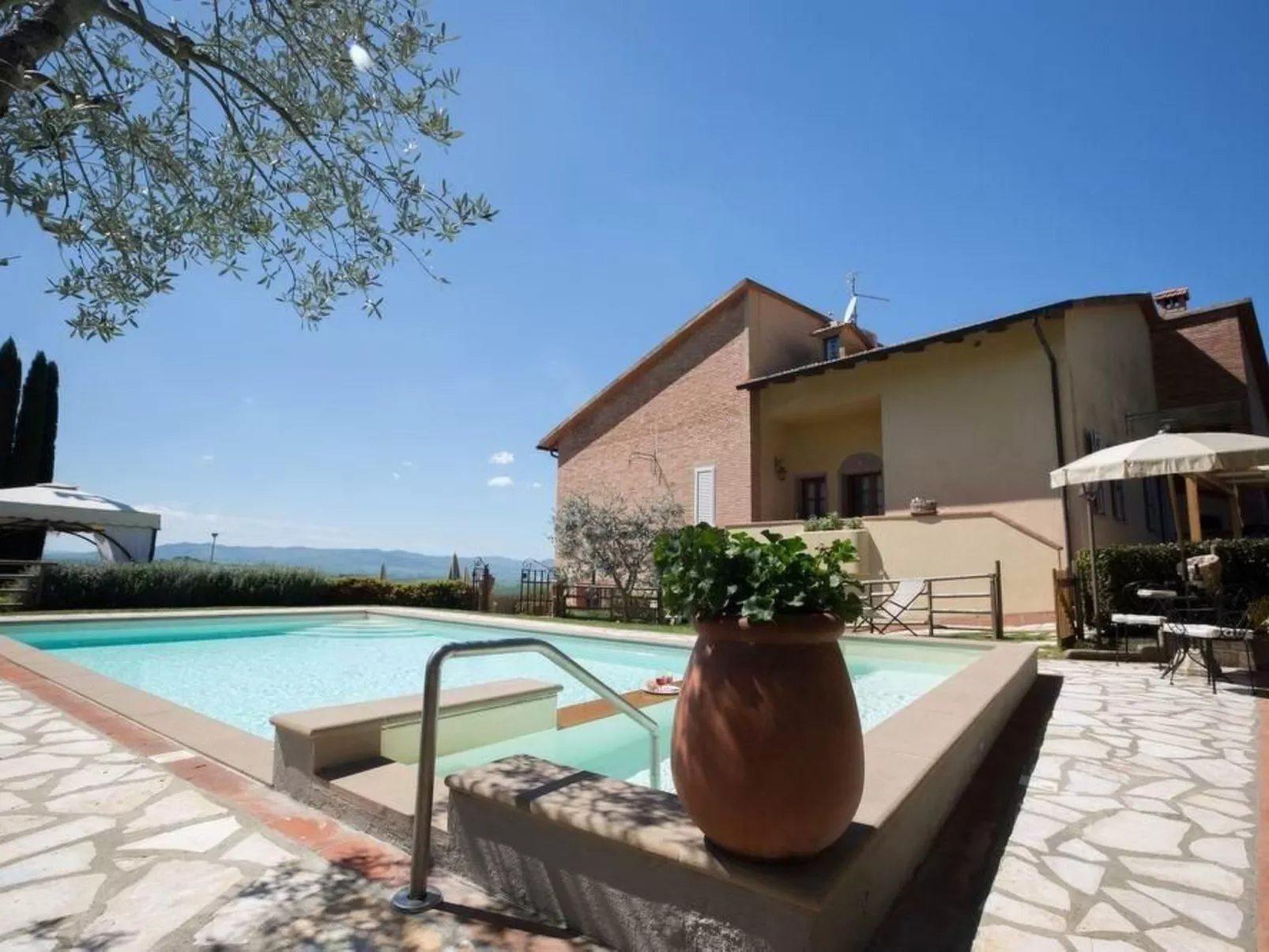 Villa Sassolina-Buiten