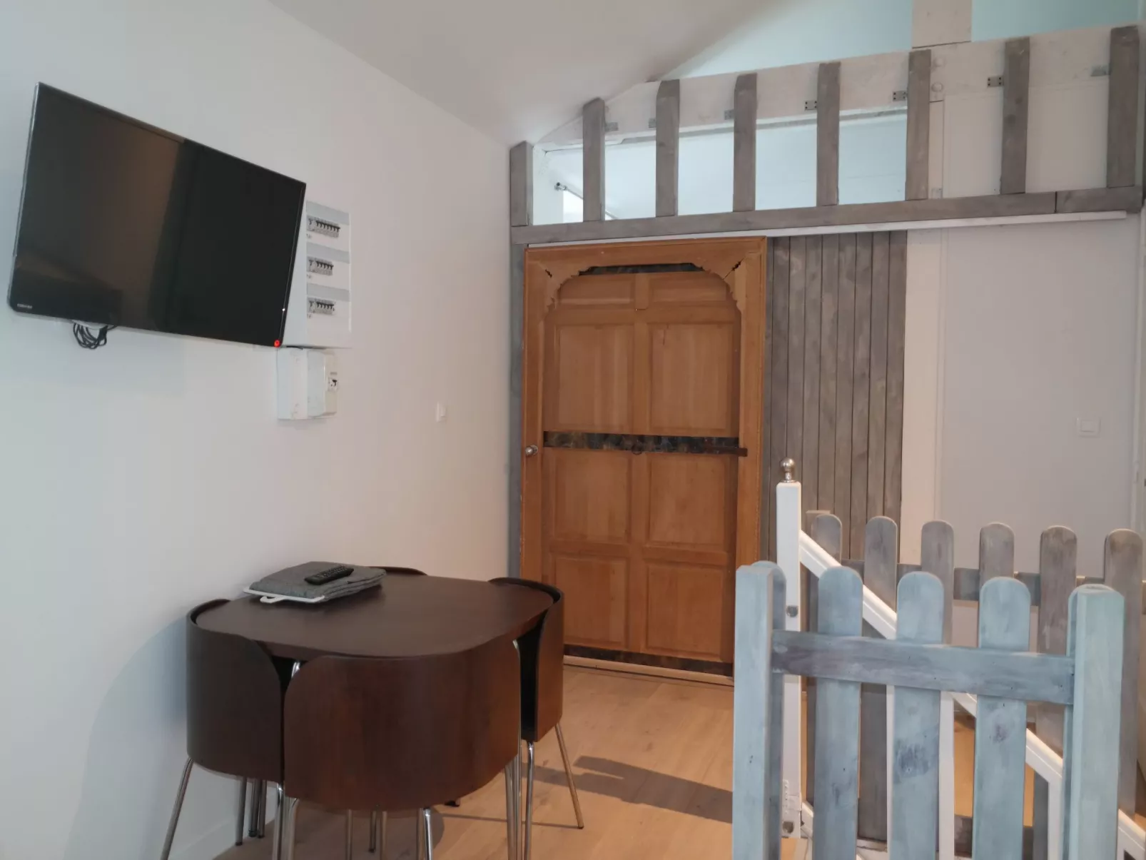 Schöne Unterkunft mit Terrasse in der Nähe des Meeres - Binnen