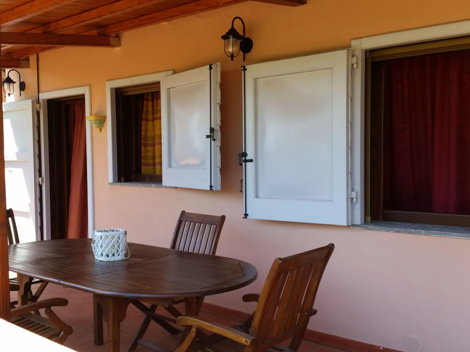 Wohnung 'Eichhörnchen' mit Schwimmbad-Buiten