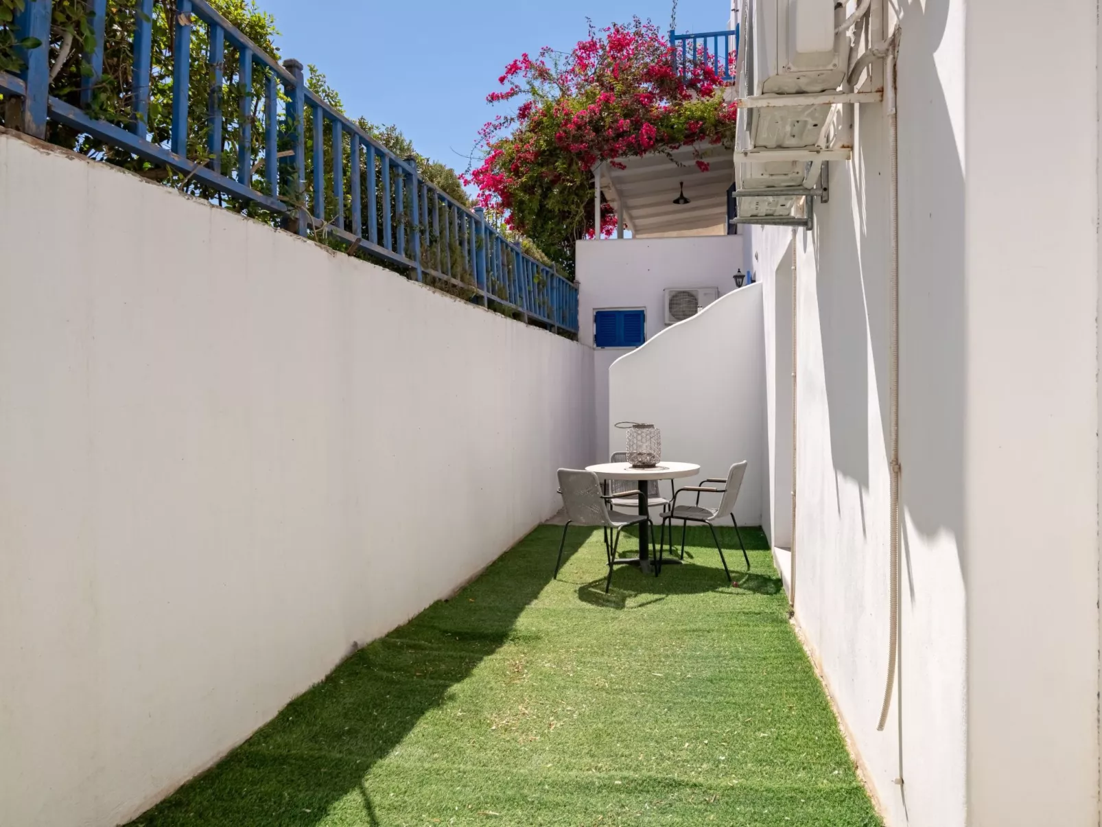 "Casa Lina" geräumig, modern, Dorfzentrum - Buiten