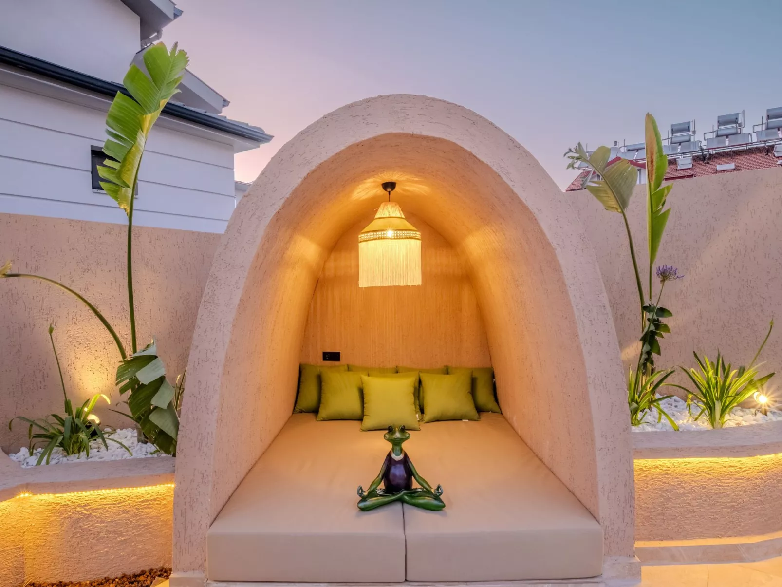 Elya 4-Image-tags.info