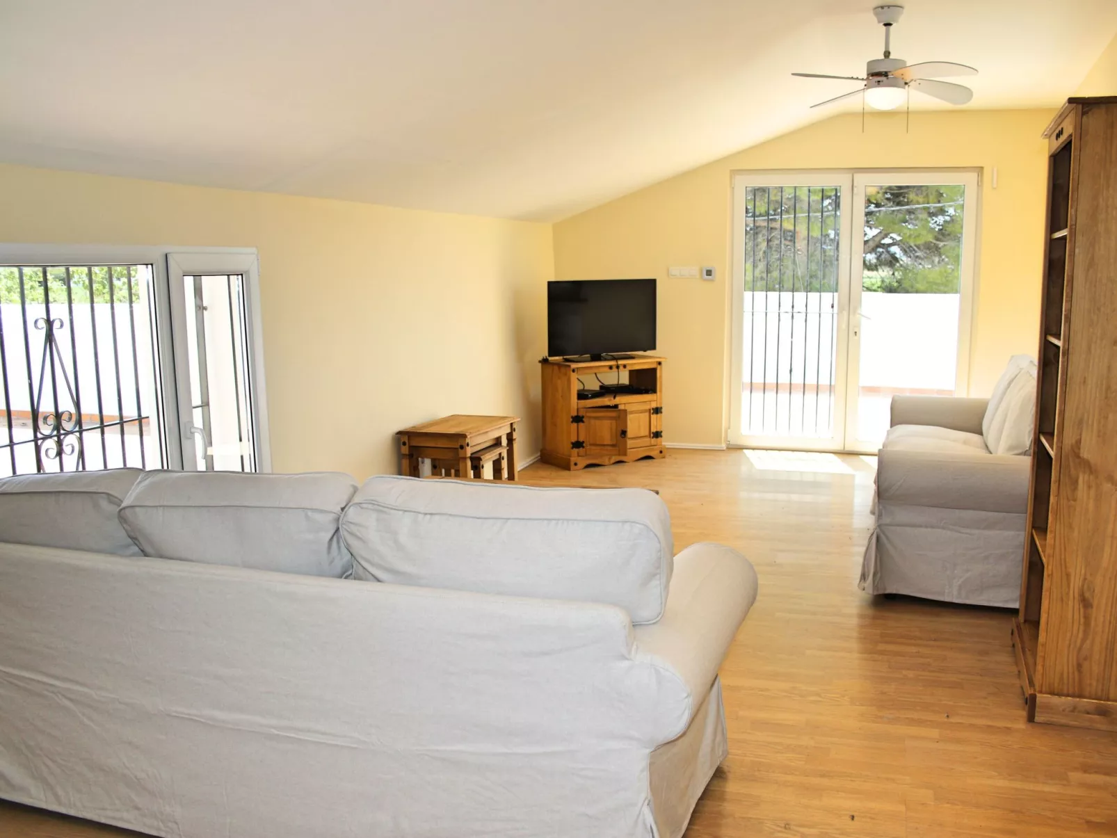 Schönes Haus in Villena mit fabelhaftem Pool-Binnen