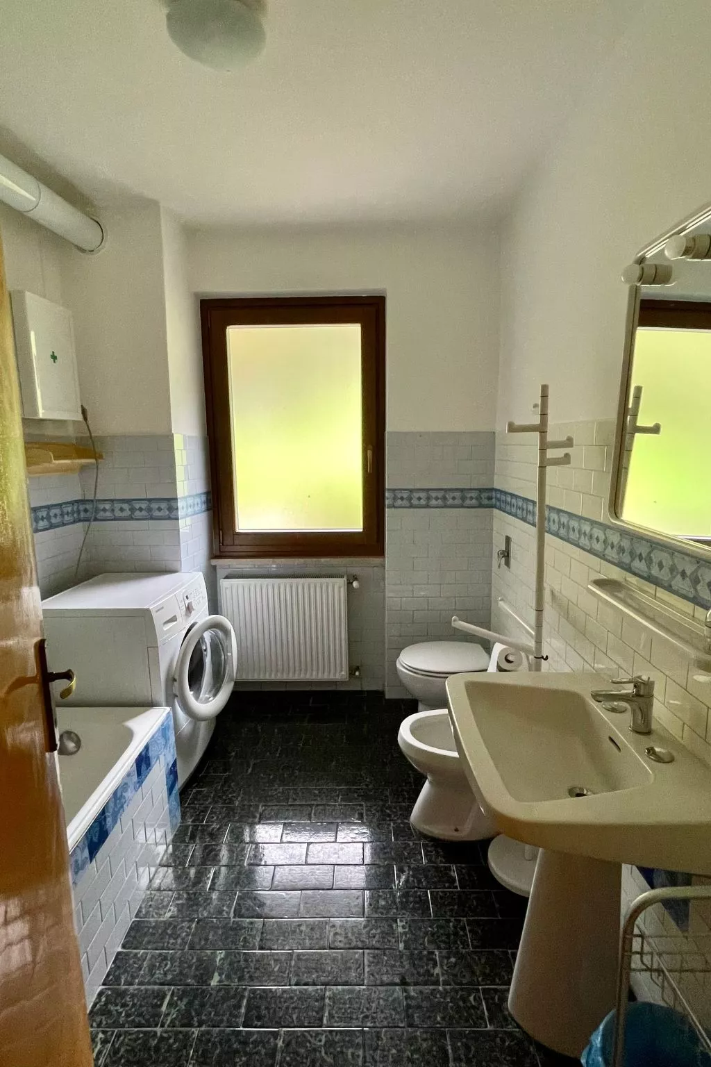 Gesegnet wie Frösche auf einem Seerosenblatt-Binnen