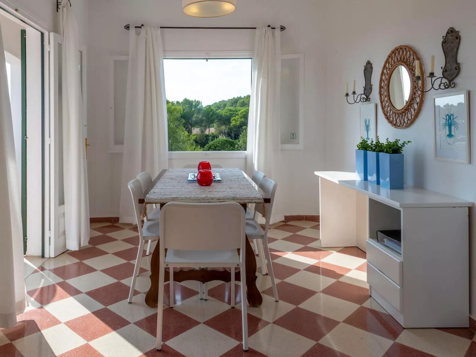 Moderne, frische Familienvilla Allondra-Binnen