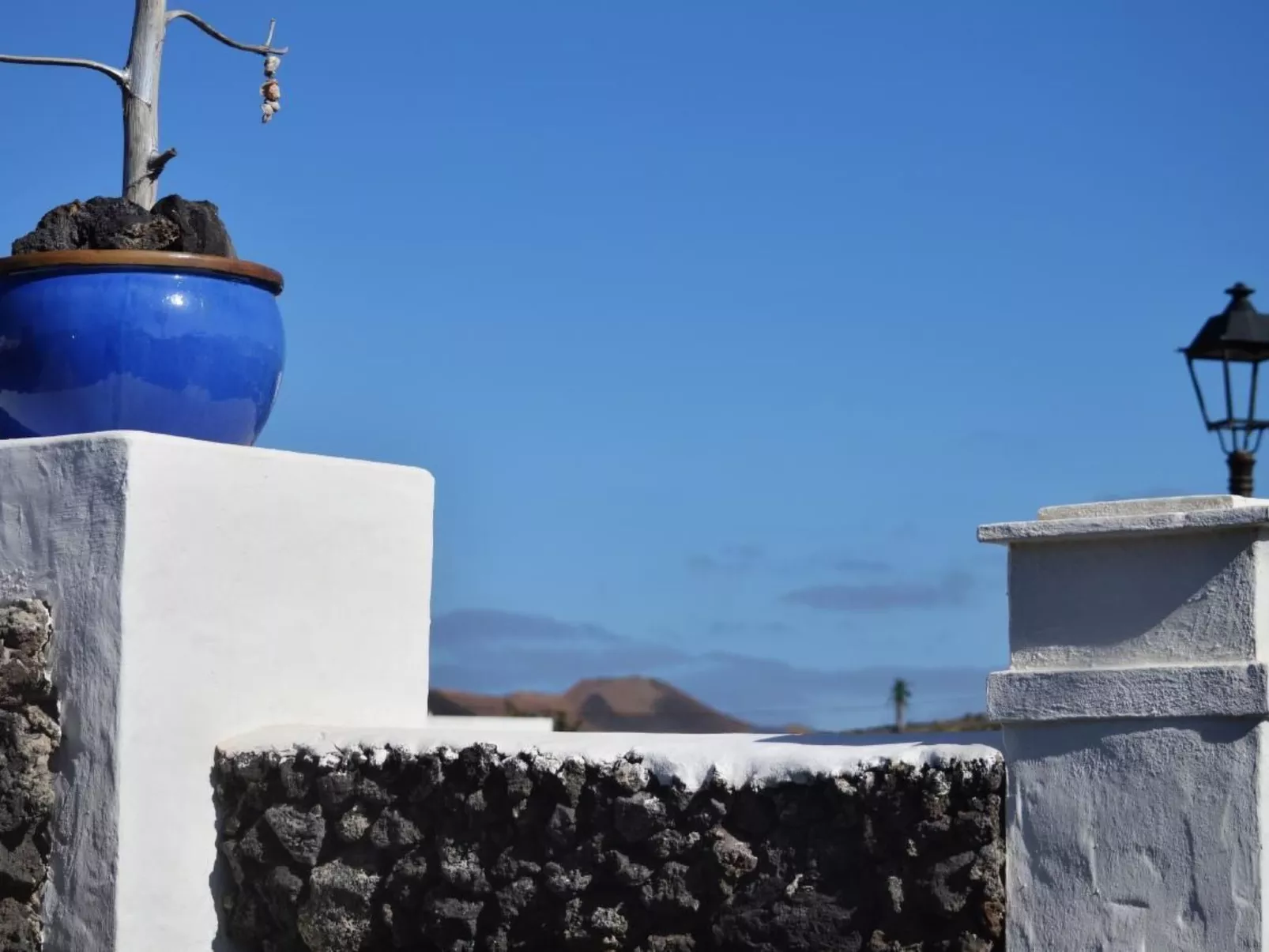Lavastein-Bauernhaus Yazmina mit schönem Garten-Buiten