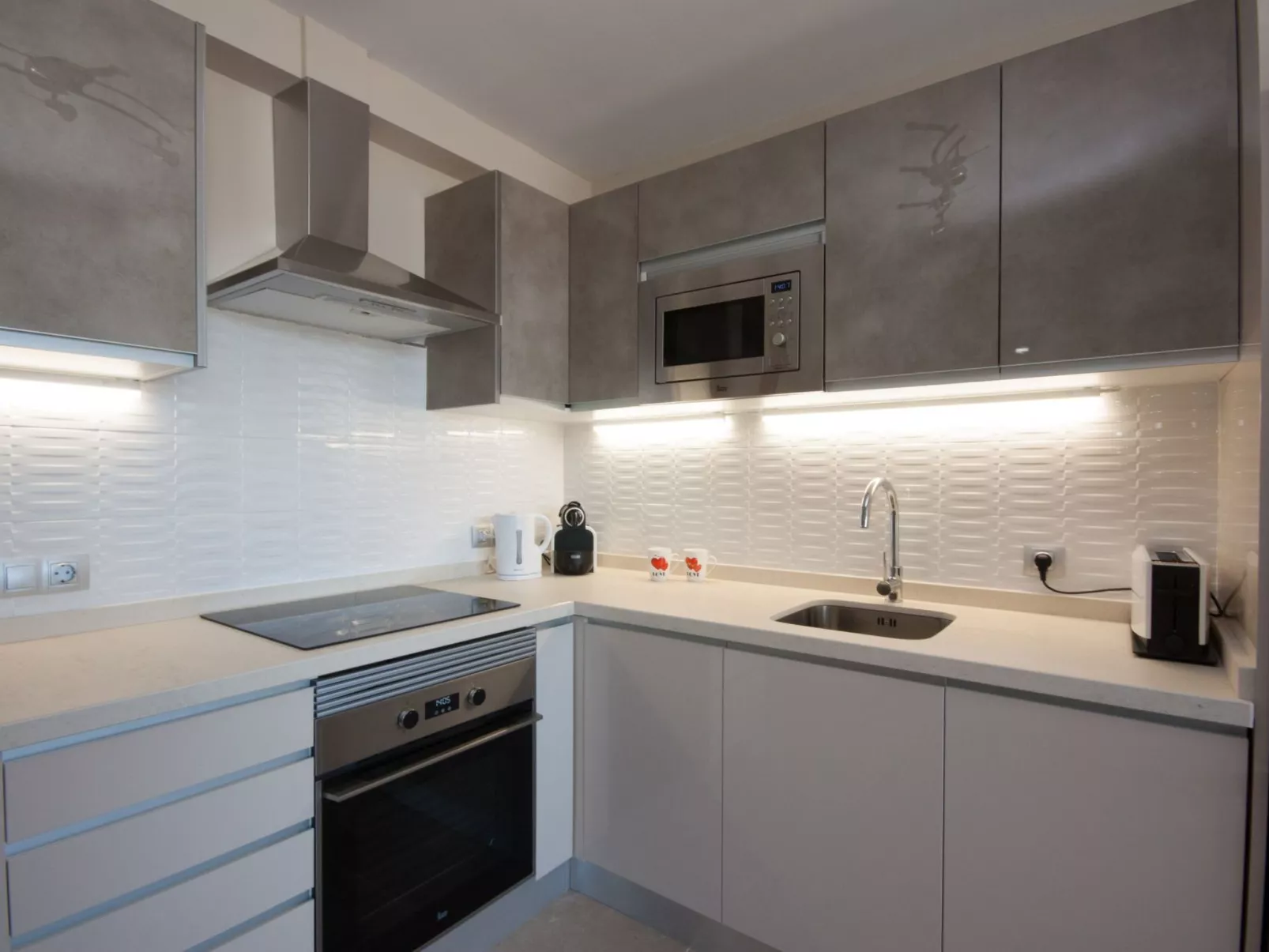 Aufwachen mit herrlichem Meerblick aus dieser schicken Wohnung-Image-tags.info