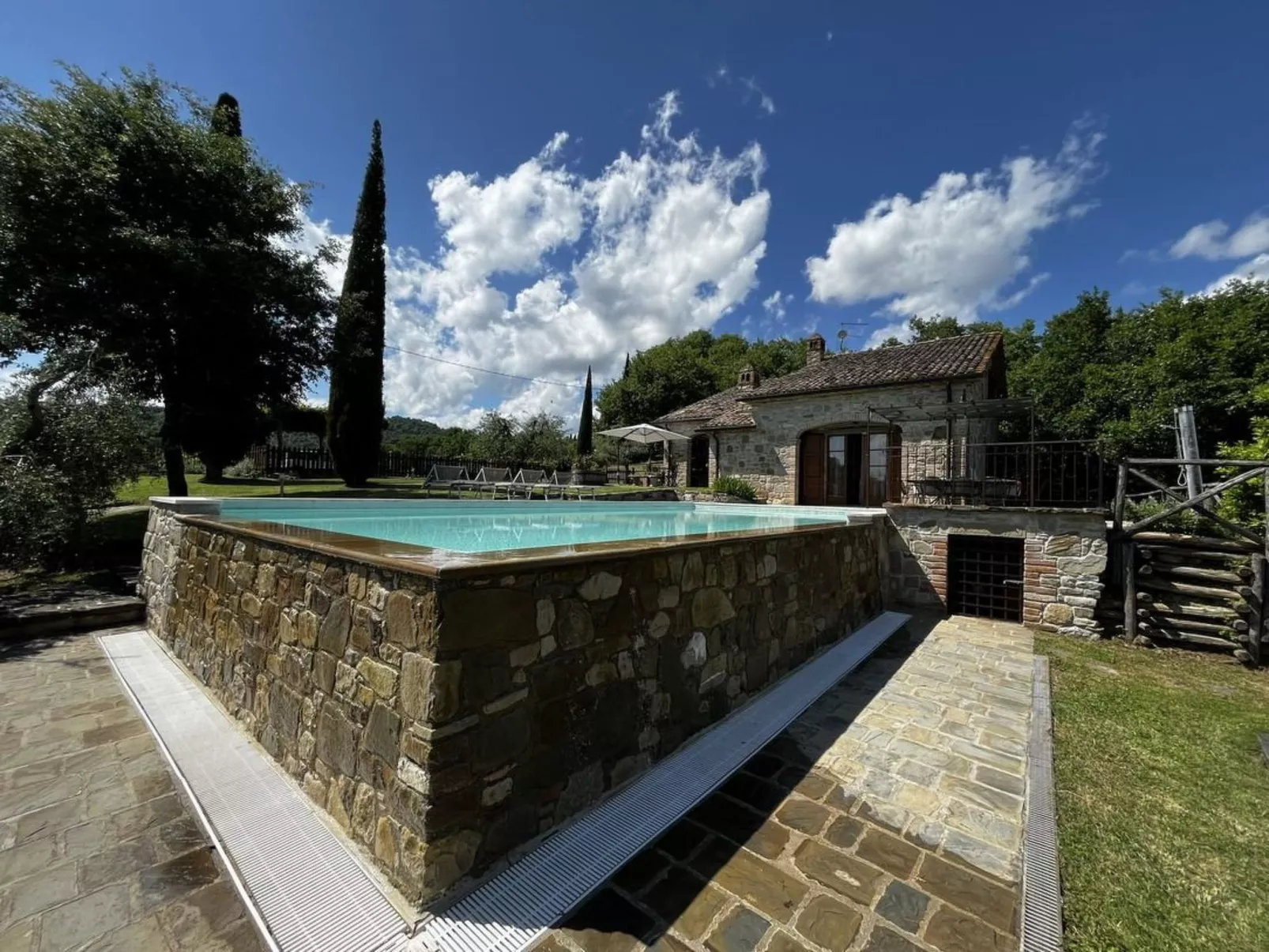 Villa mit privatem Pool zwischen Umbrien und der Toskana-Image-tags.info