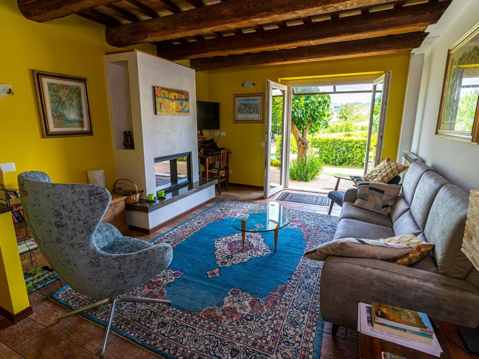 'Granatapfel' mit Schwimmbad-Binnen