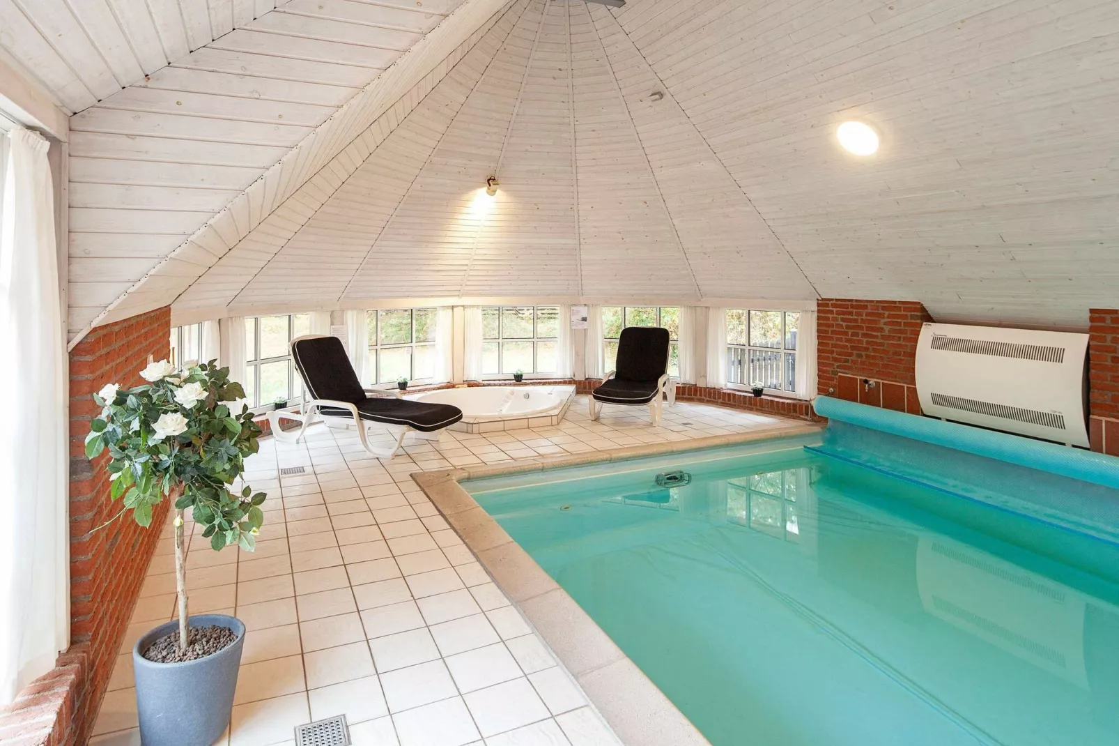 12 persoons vakantie huis in Væggerløse-Zwembad