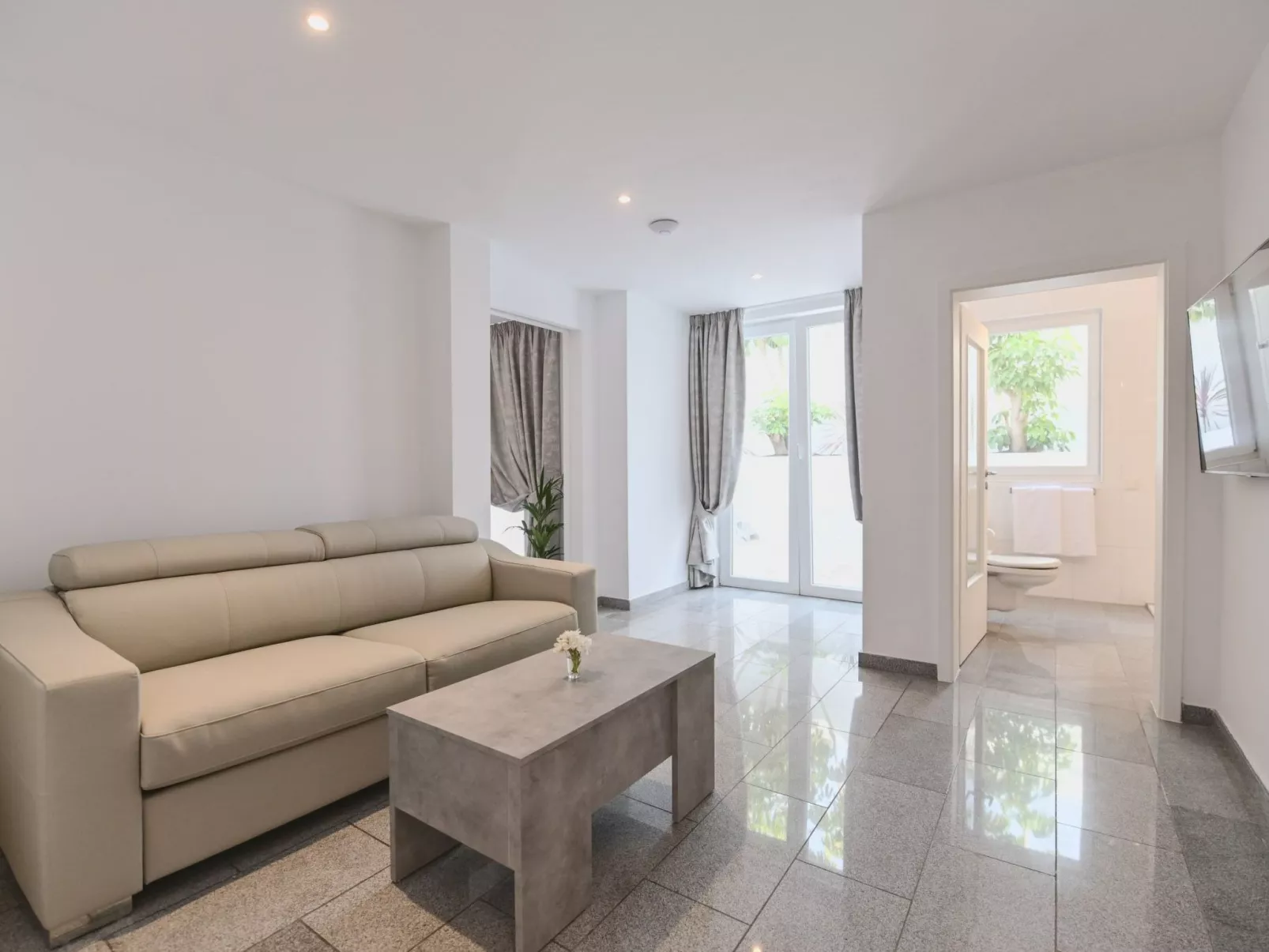 In Adeje mit privatem Pool-Binnen