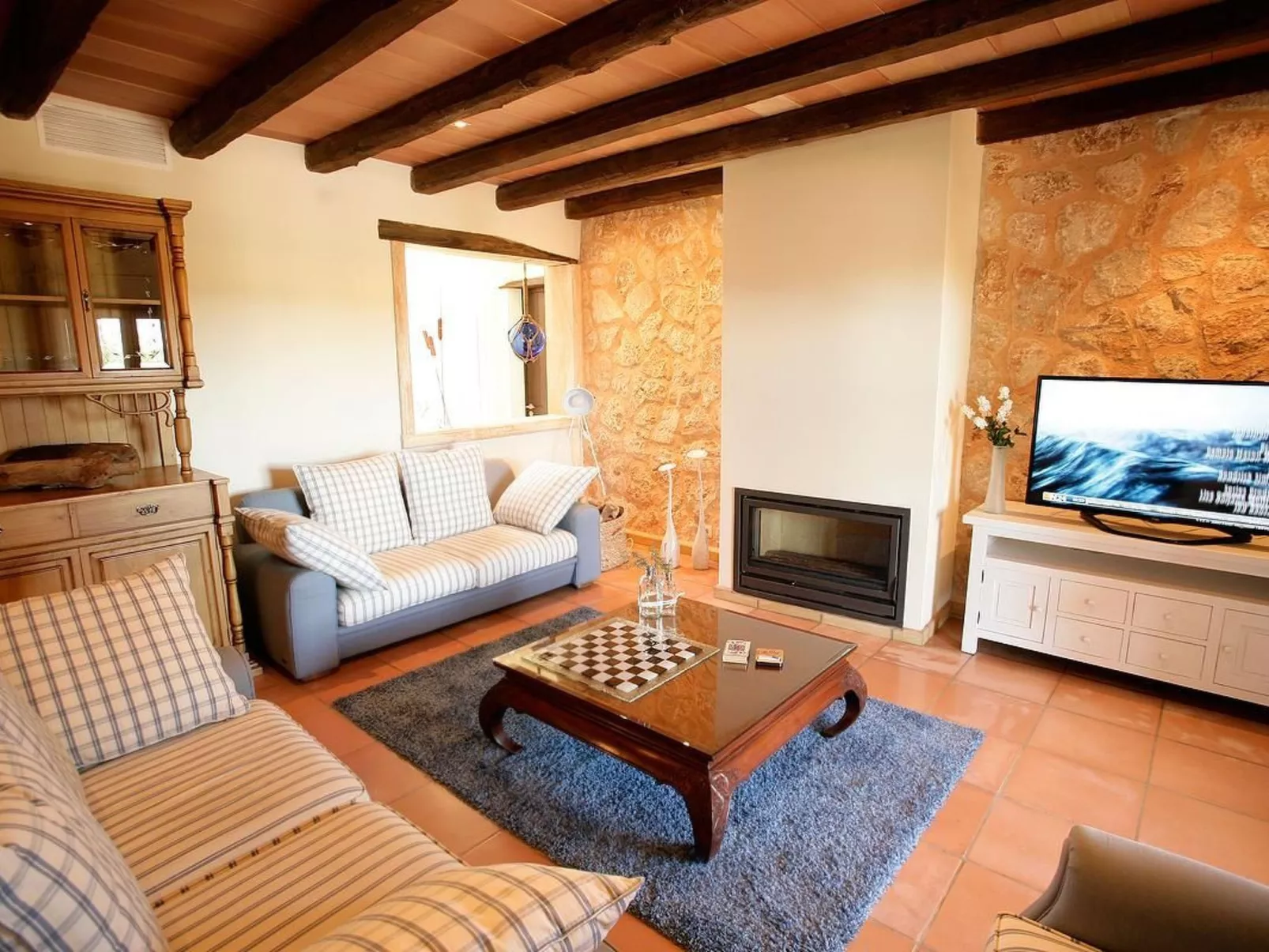 Mit großem Pool,  parkähnlichen Garten-Image-tags.info