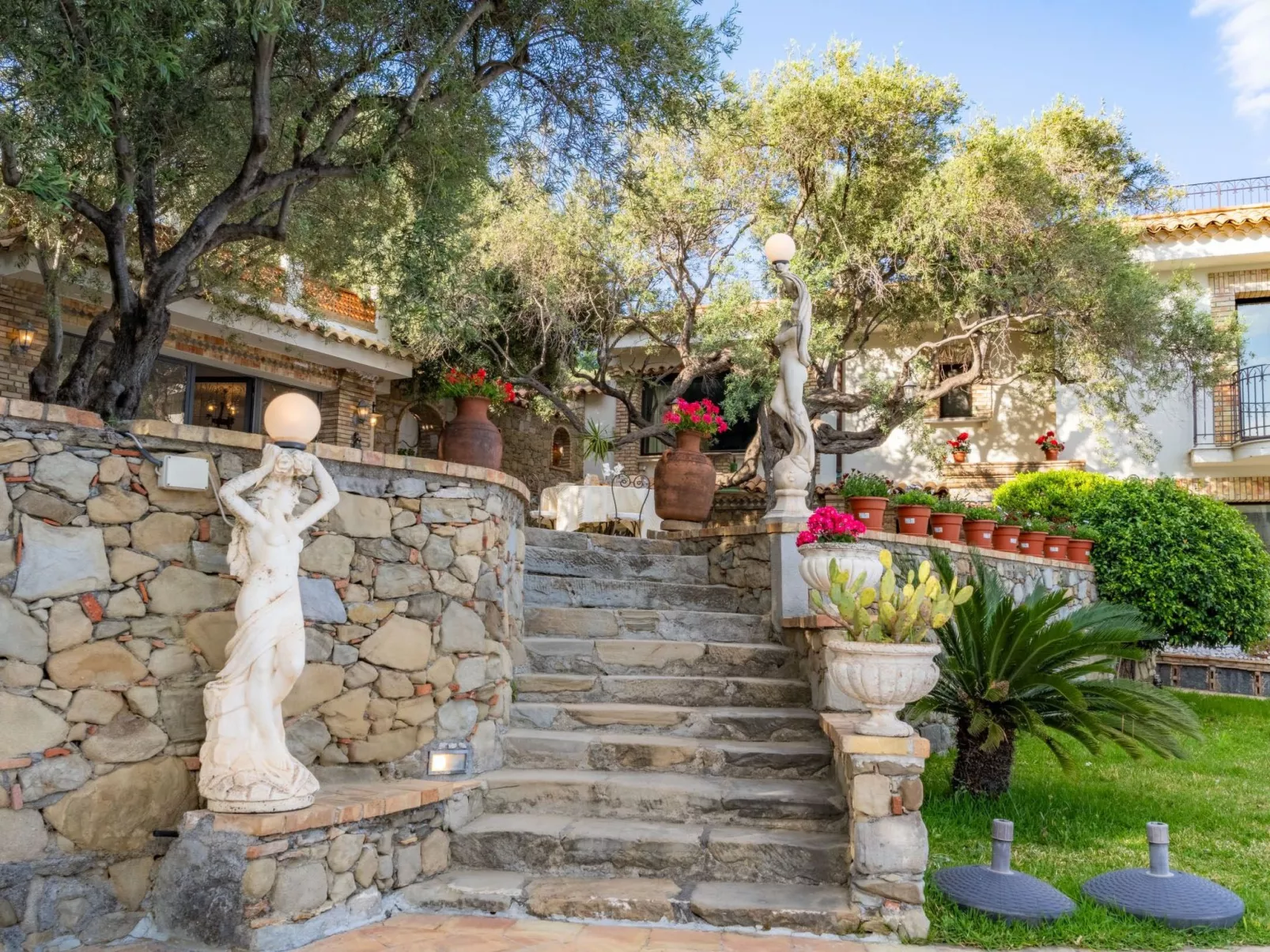 Villa Finù - Panoramavilla mit Pool-Image-tags.info