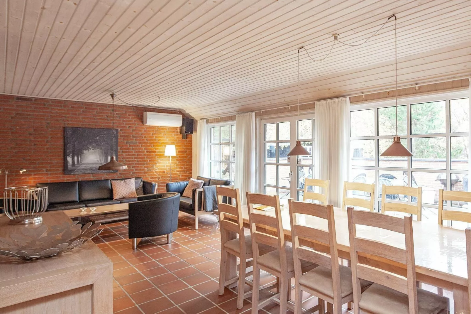 Luxe vakantiehuis in Væggerløse met een bubbelbad-Binnen