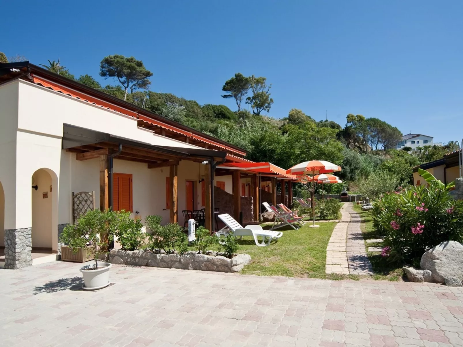 Komfortwohnung mit Garten - 70 m vom Meer entfernt-Image-tags.info