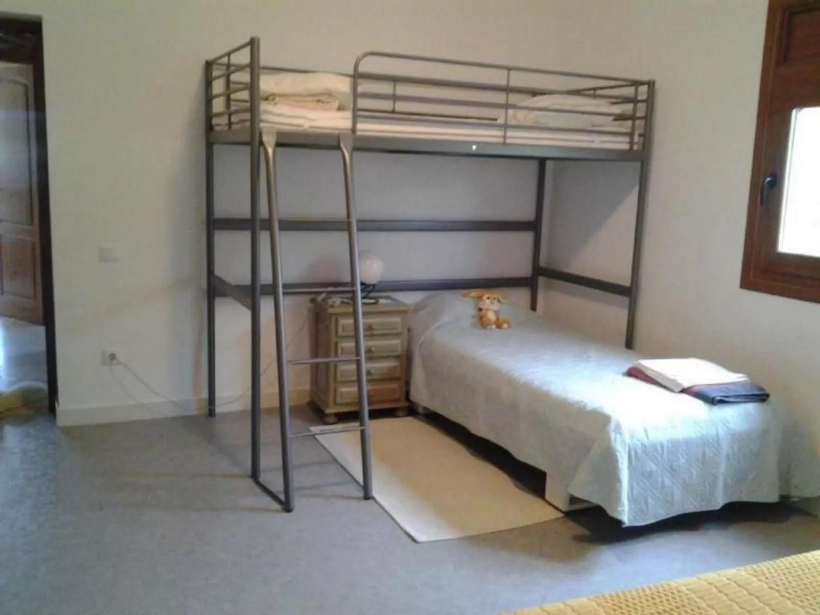 Mit Pool am Meer-Binnen