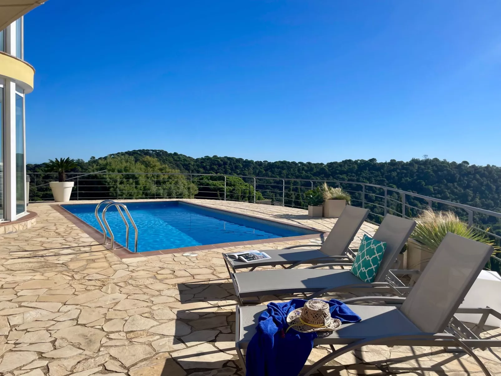 Villa Joie de Vivre - Geräumige Luxusvilla zur Miete-Buiten