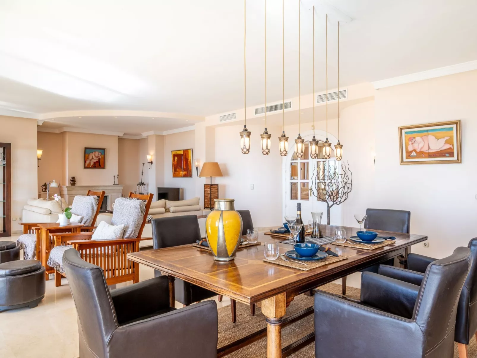 Luxuriöse Villa mit beheiztem Pool und Whirlpool-Binnen