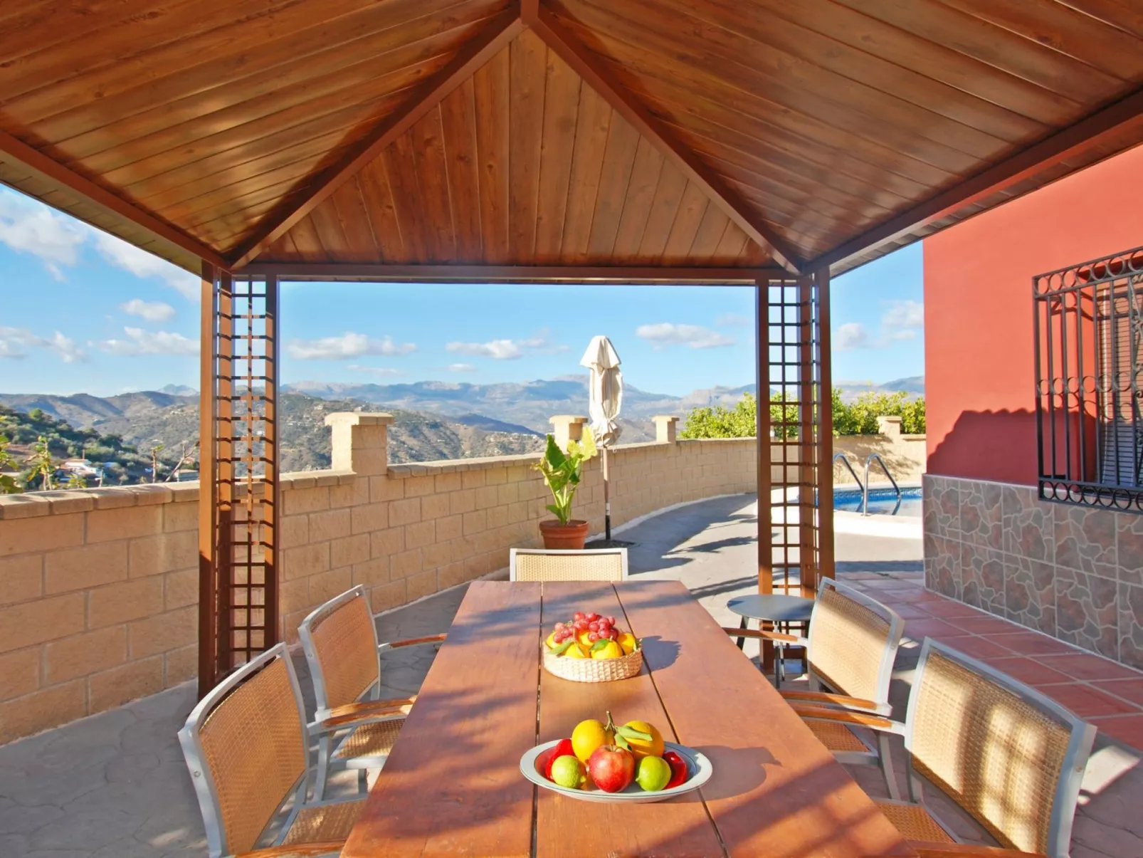 Finca auf einem eingezäunten Grundstück-Buiten