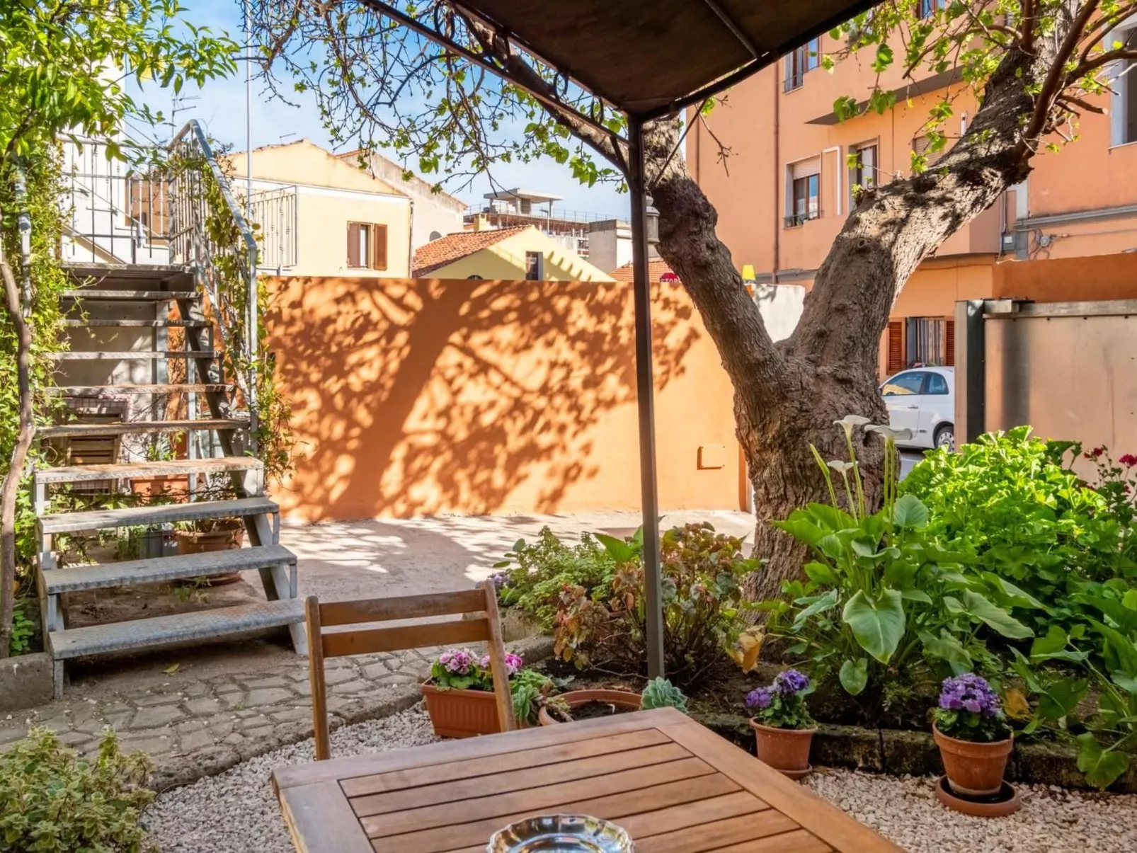 Sehr zentral in Olbia-Image-tags.info