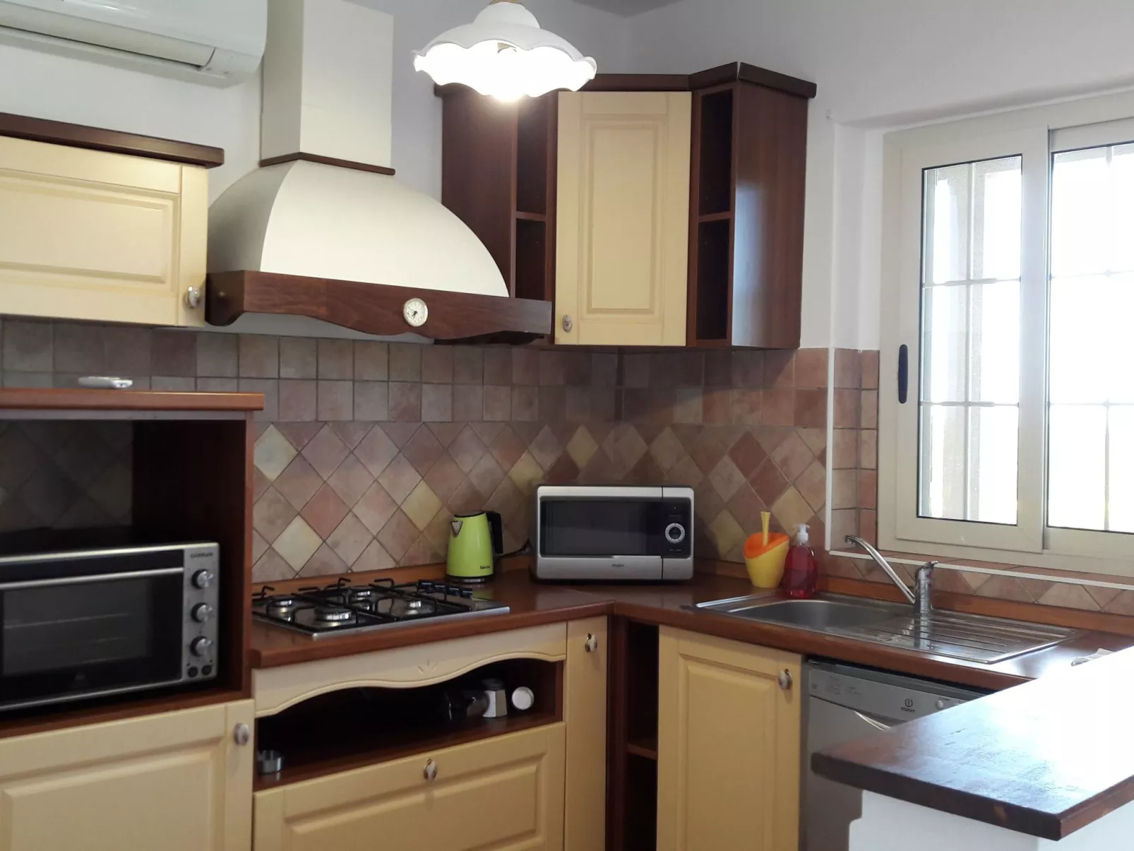 Villa im Grünen mit Schwimmbad und Meerblick-Image-tags.info