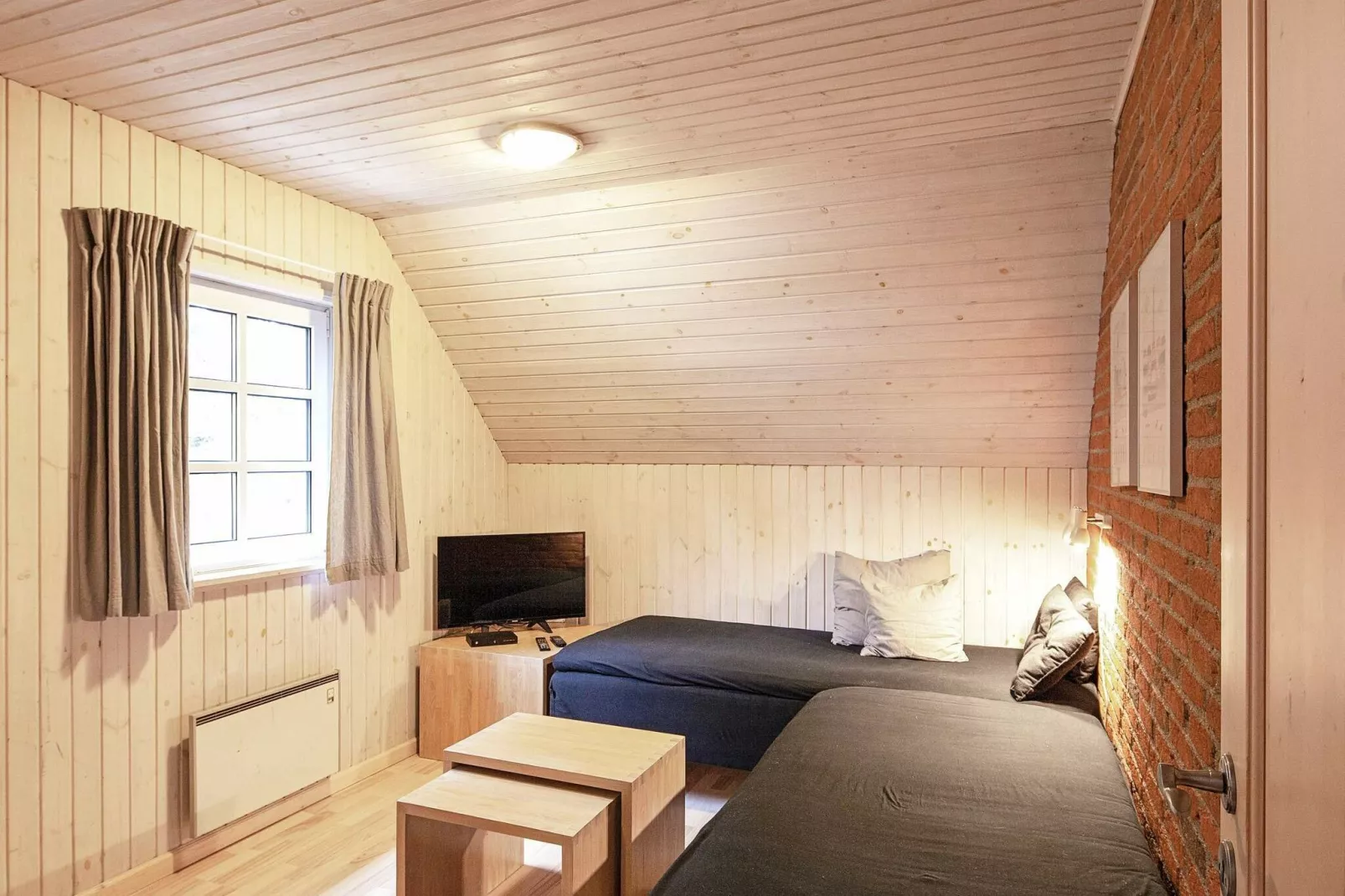 Luxe vakantiehuis in Væggerløse met een bubbelbad-Binnen