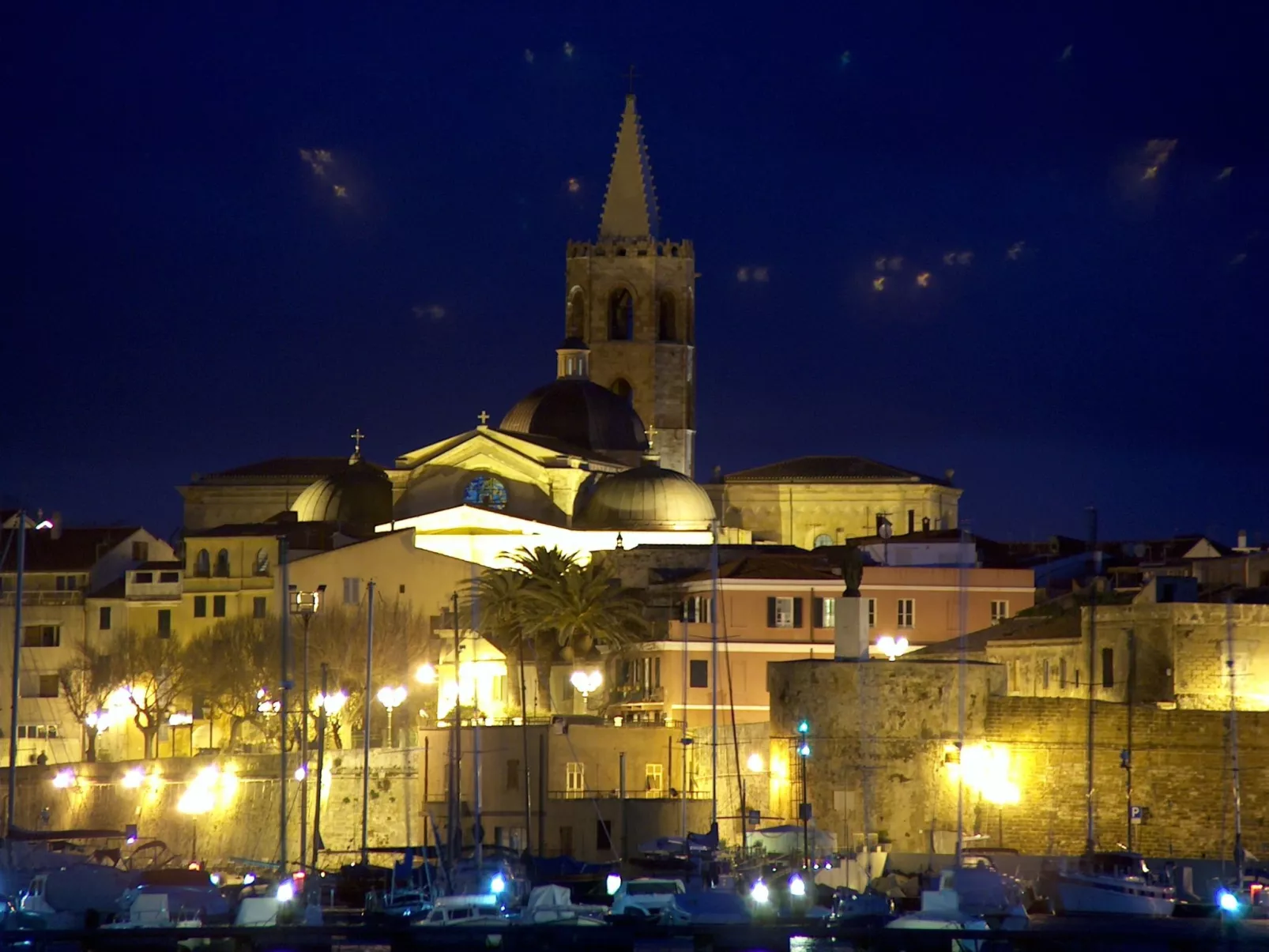 Rustikale Villa mit Steinpool-Image-tags.info