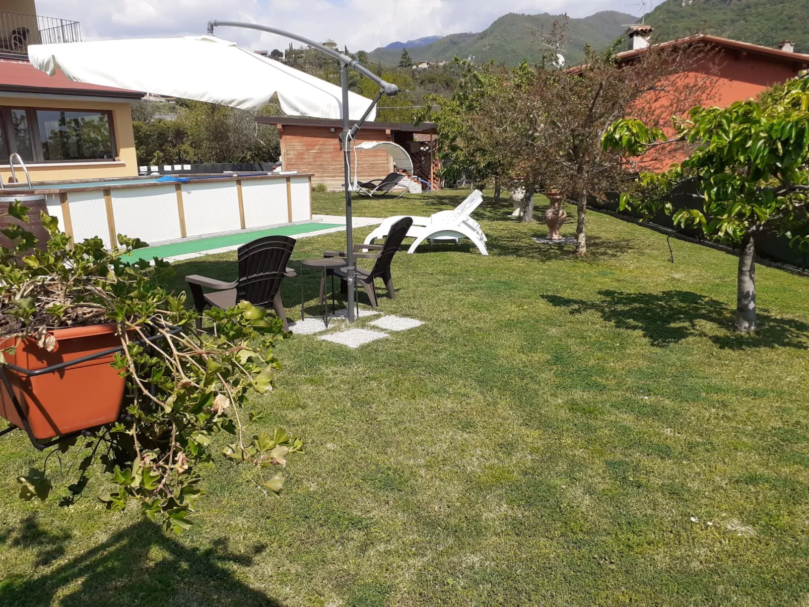 Appto. "Villa La Veranda" mit Garten und Pool-Buiten