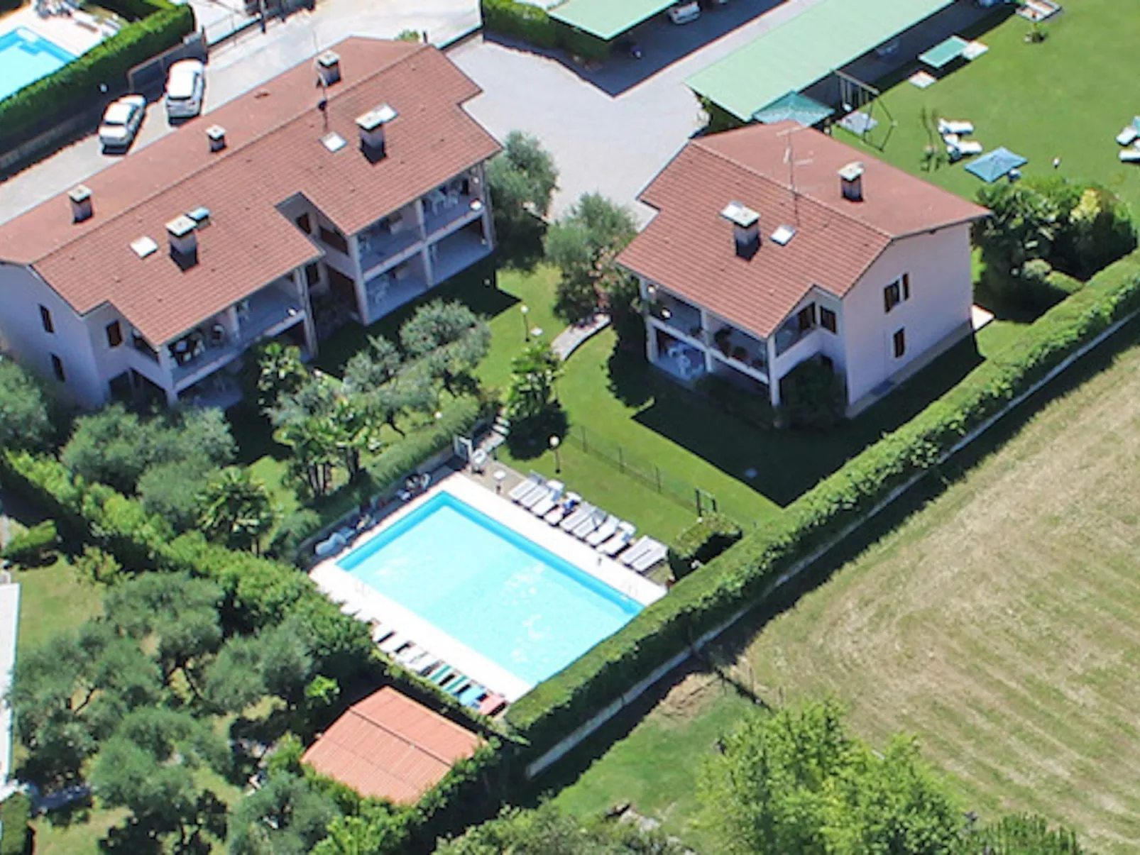 Geranium' Wohnung mit Schwimmbad-Buiten