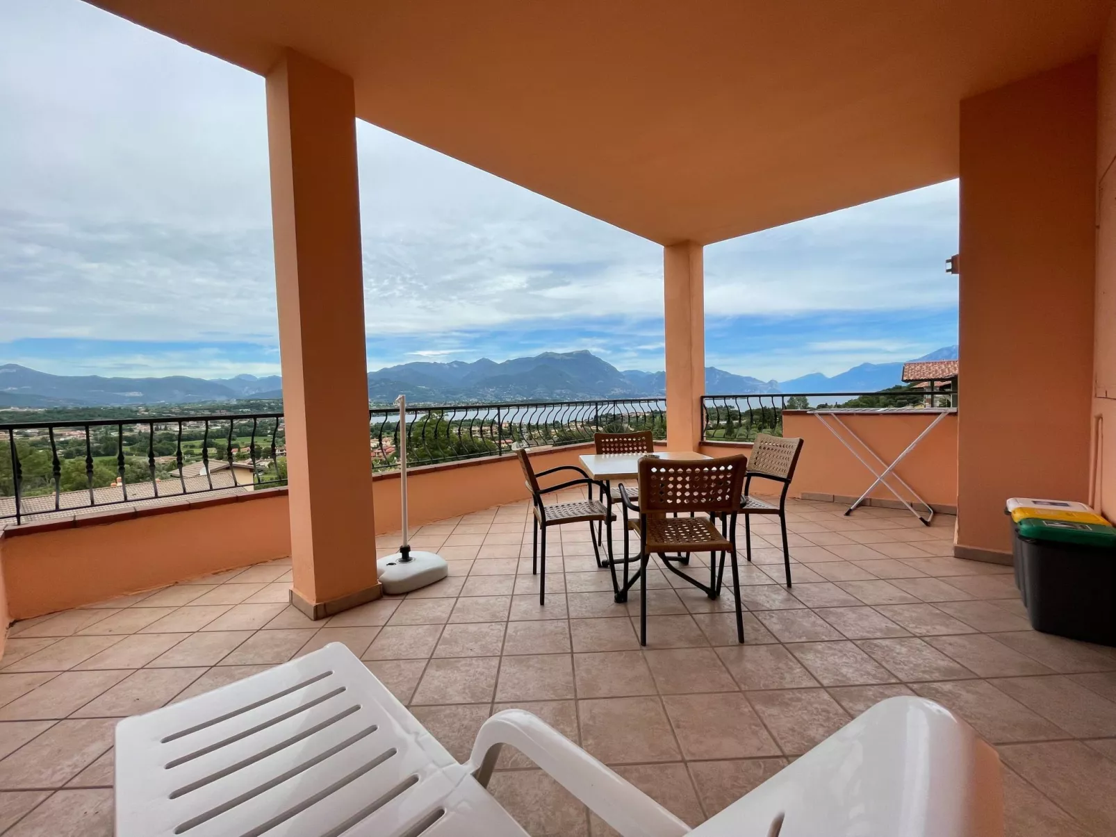 Wohnung in Solarolo mit privatem Parkplatz-Buiten