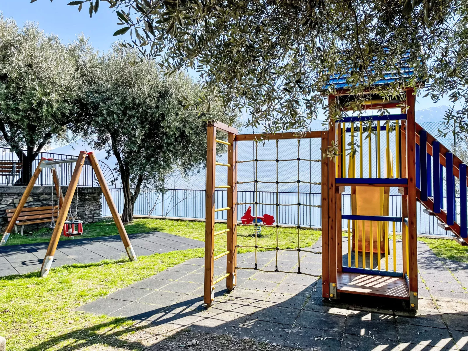 Türkisfarbenes Haus mit fantastischer Aussicht-Omgeving