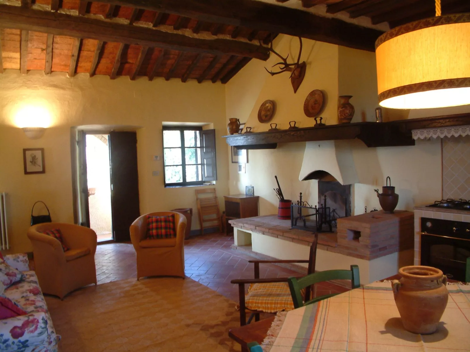 Villa 'Cimpoli casa' mit Garten und Grill-Binnen