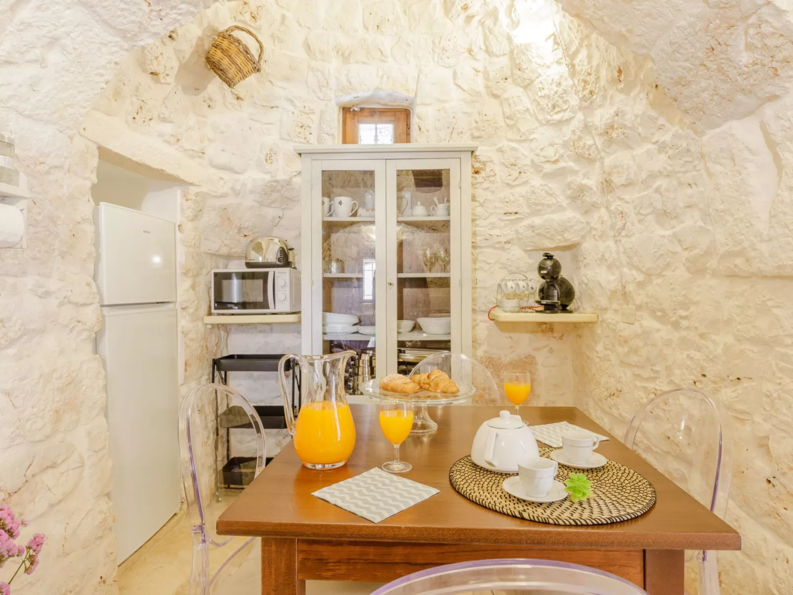 Trullo Quattro Carrini-Image-tags.info