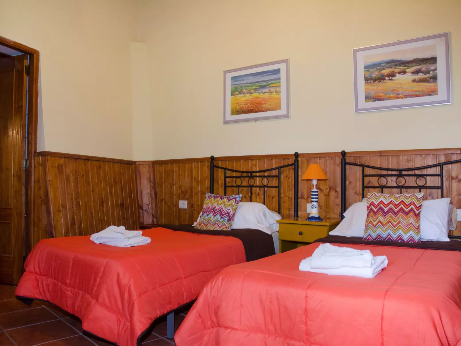 Ländliches Haus mit herrlichem Blick auf das Meer und das Tal.-Binnen